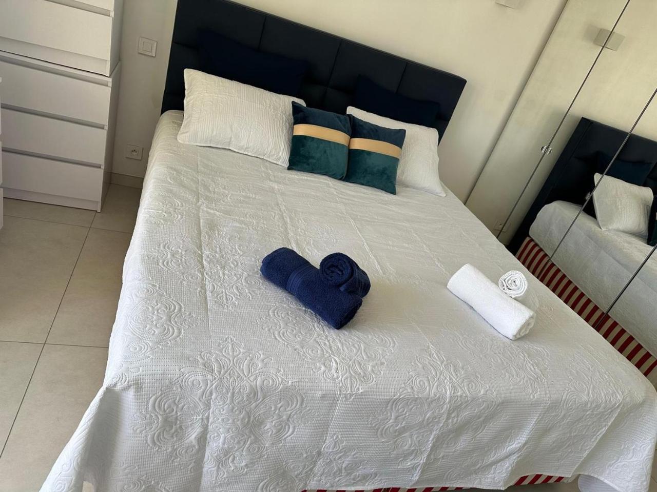 Apartment Super Apartment, Parking, Terrace, Lift, Wifi, Palm Beach,