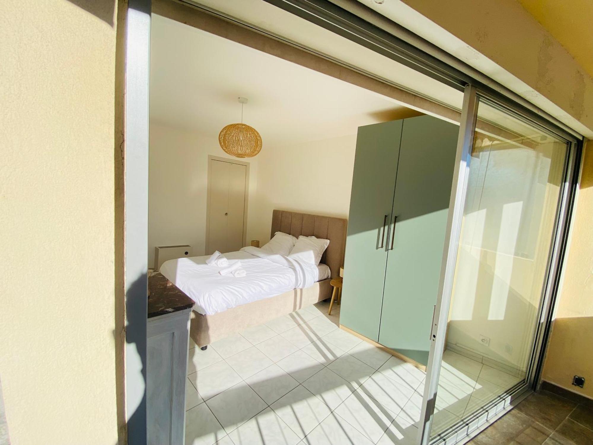 Et Cosy, A 100m De La Avec Terrasse Cannes