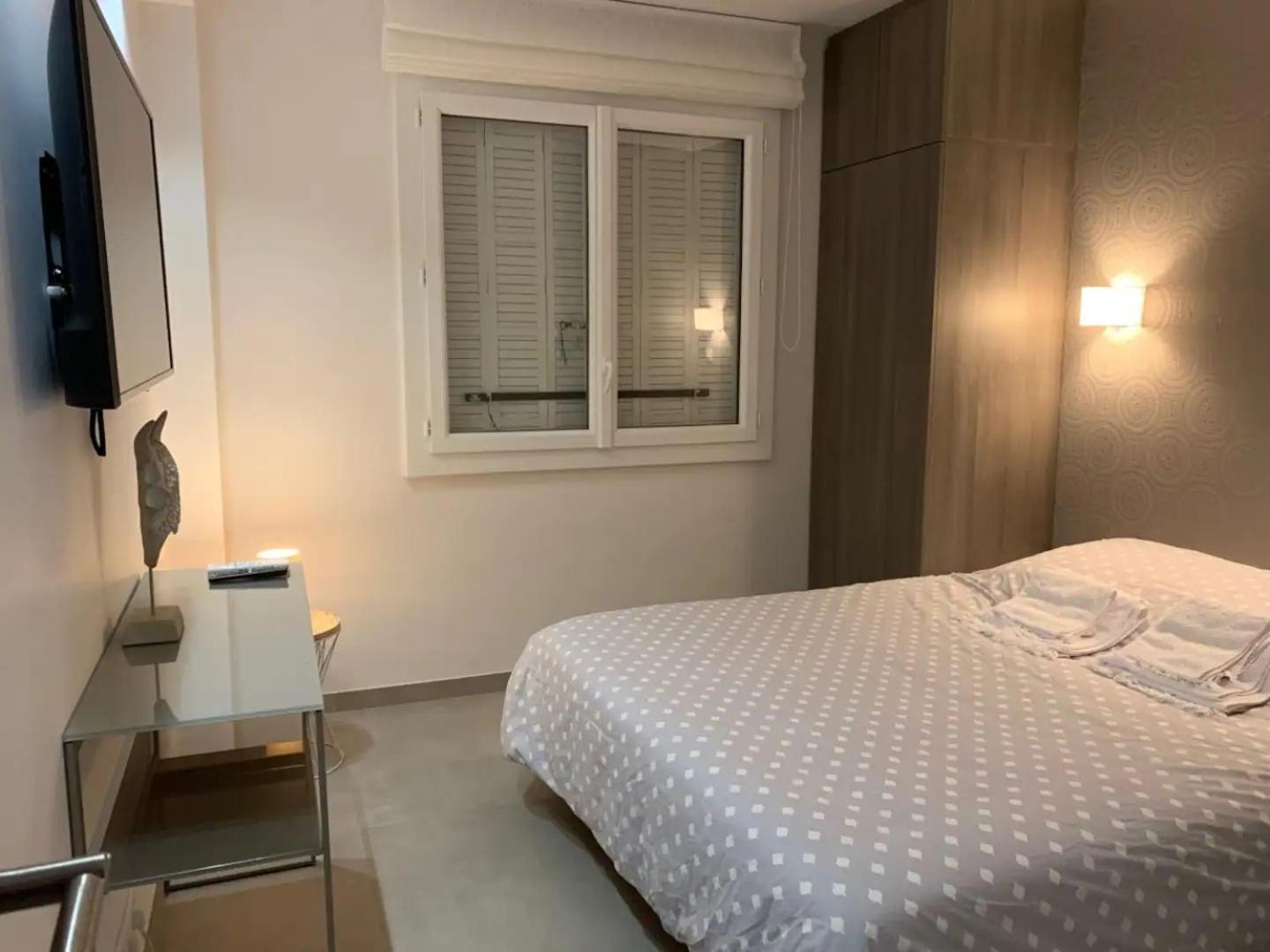 Apartment Two Bedroom Fragonard