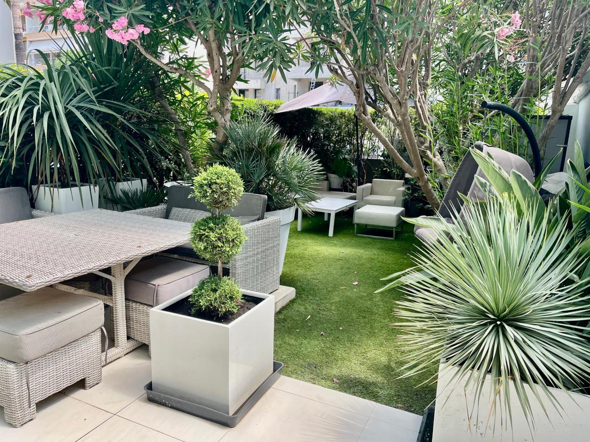 Jardin Sur La Pointe Croisette Luxe En Bord De *
