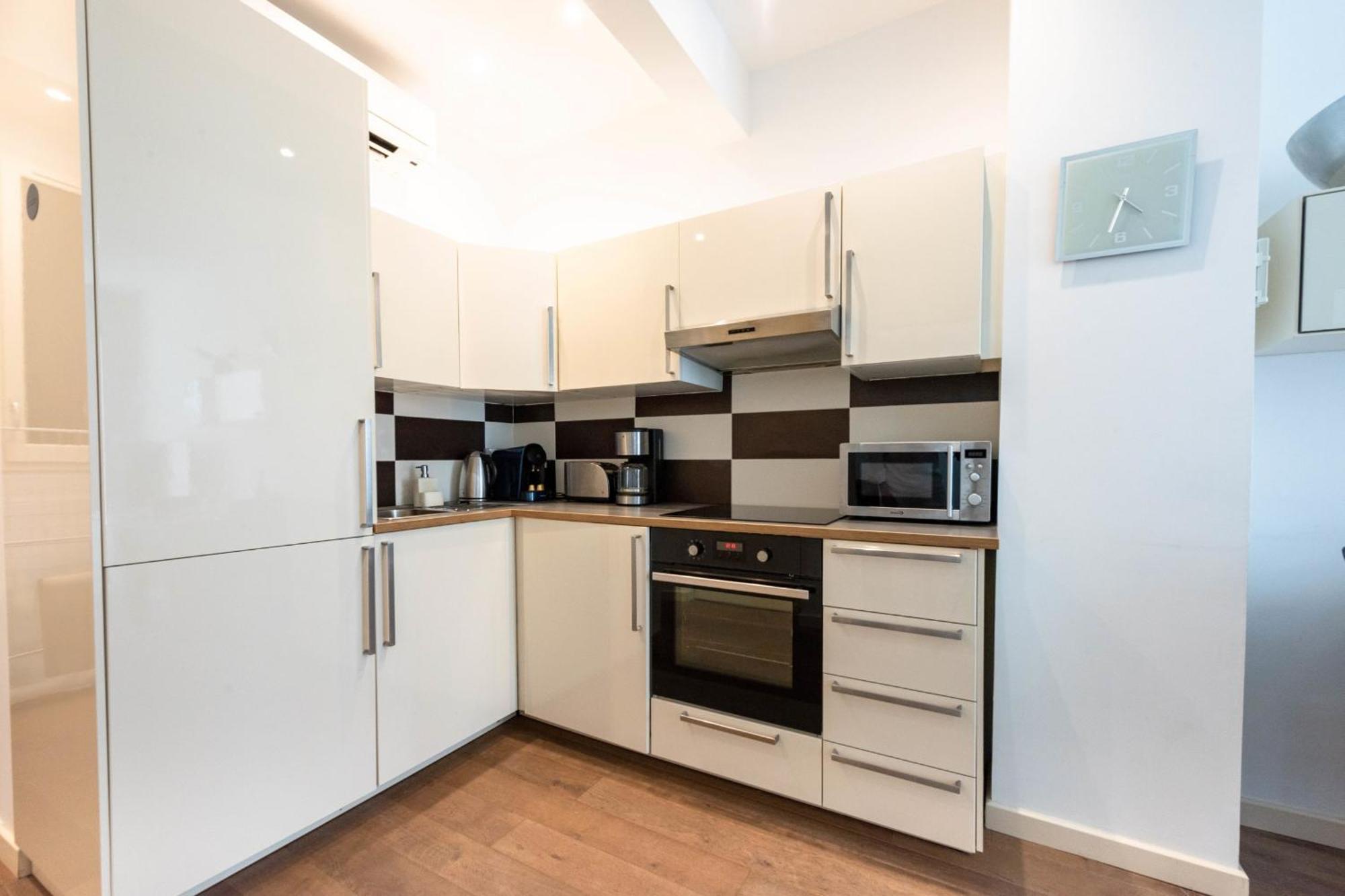 Apartment 1-br In The Carre D'or Cannes