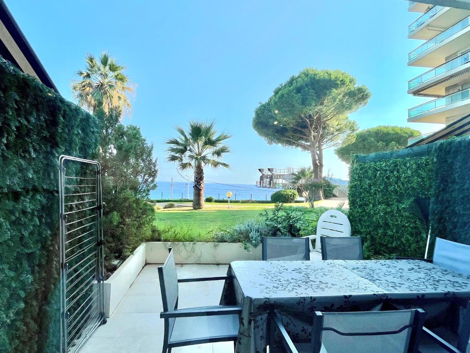 Chateau De La Mer, By Welcome To Apartamento *