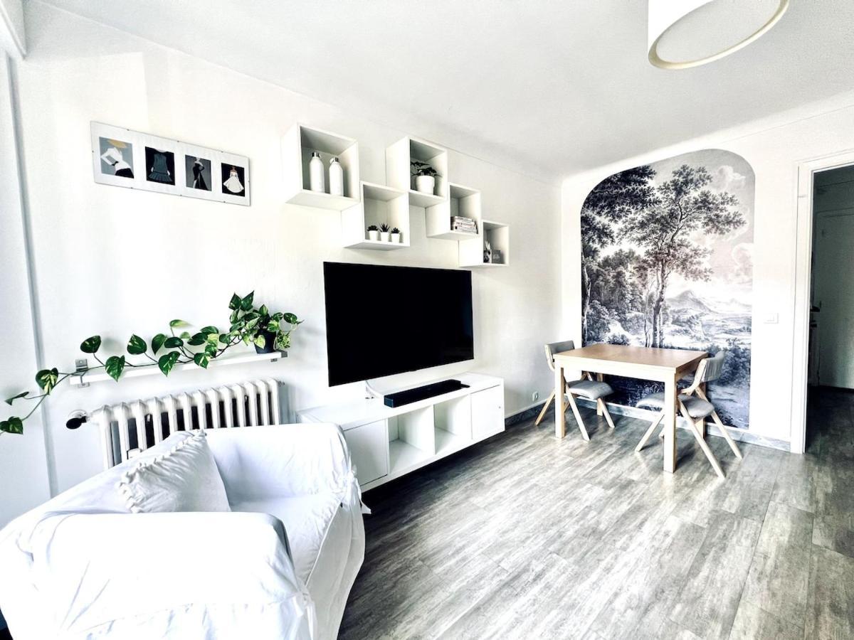 B001 Contemporain Au Coeur De