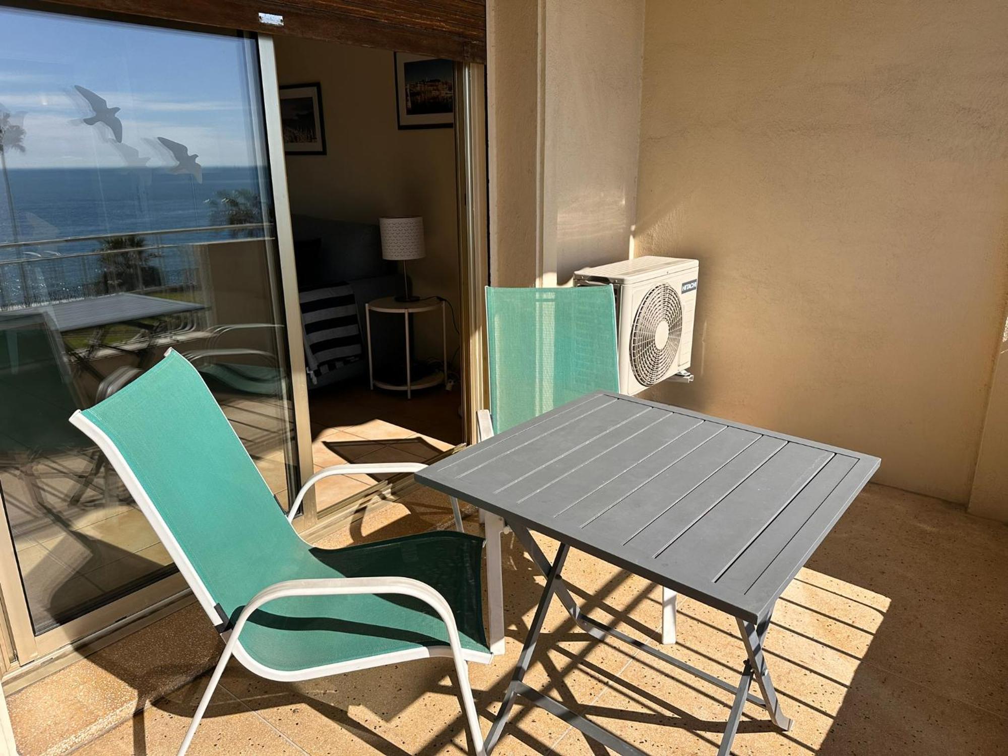 One Bedroom In With A Balcony And Great Sea Views - 821 Cannes