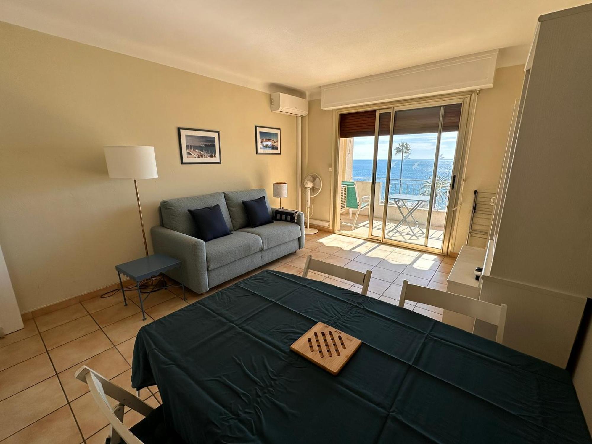 One Bedroom In With A Balcony And Great Sea Views - 821 Apartment Cannes