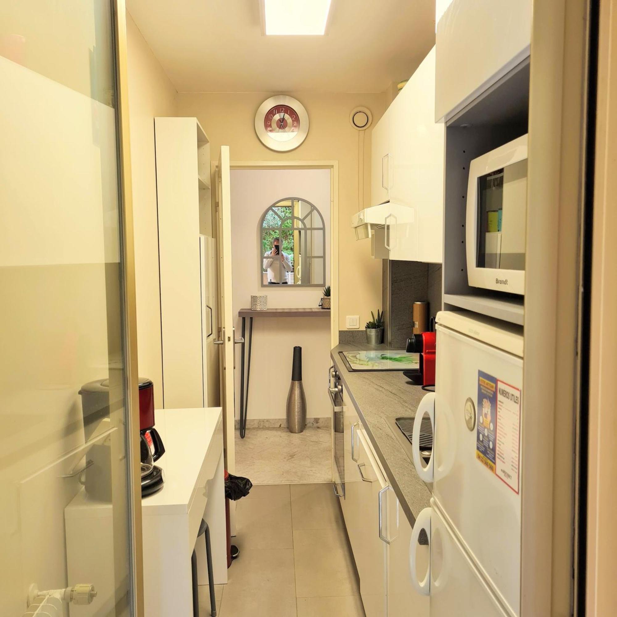 2 Pieces, Traversant, Clim, Wifi, Parking Apartment *