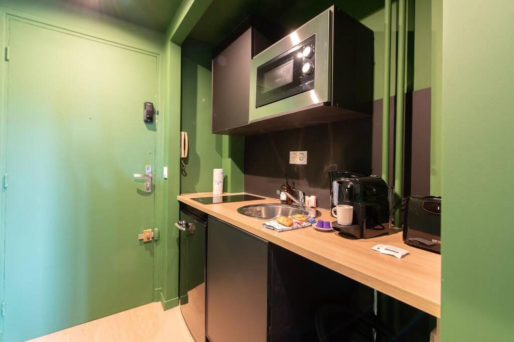 The Jungle - Jacuzzi, Sauna & Projector Apartment Cannes