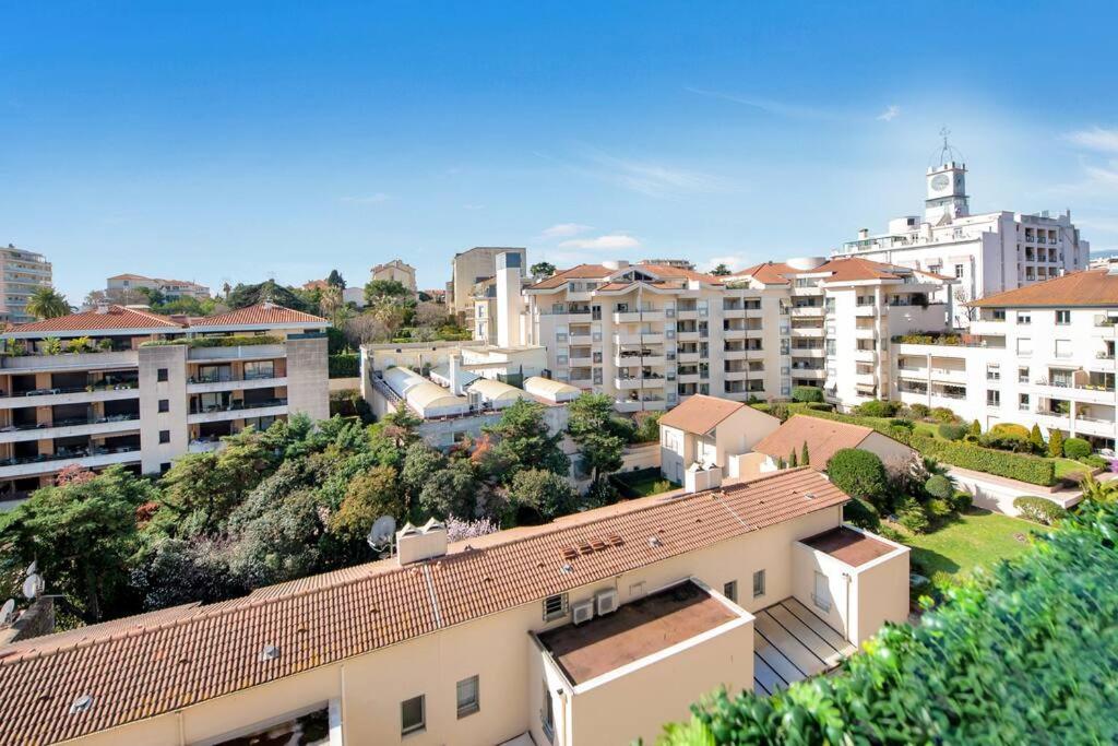 The Jungle - Jacuzzi, Sauna & Projector Apartment Cannes