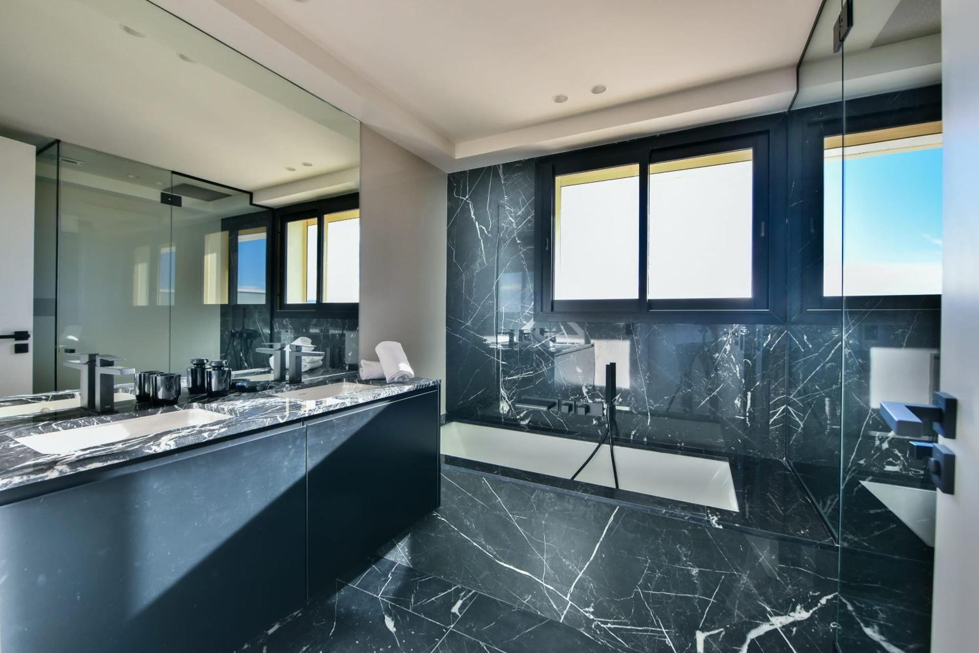 Apartamento L'horizon Avec Somptueuse Terrasse Vue Mer, Sejour De Luxe Loisirs Et Business Au Coeur Du Centre Cannes