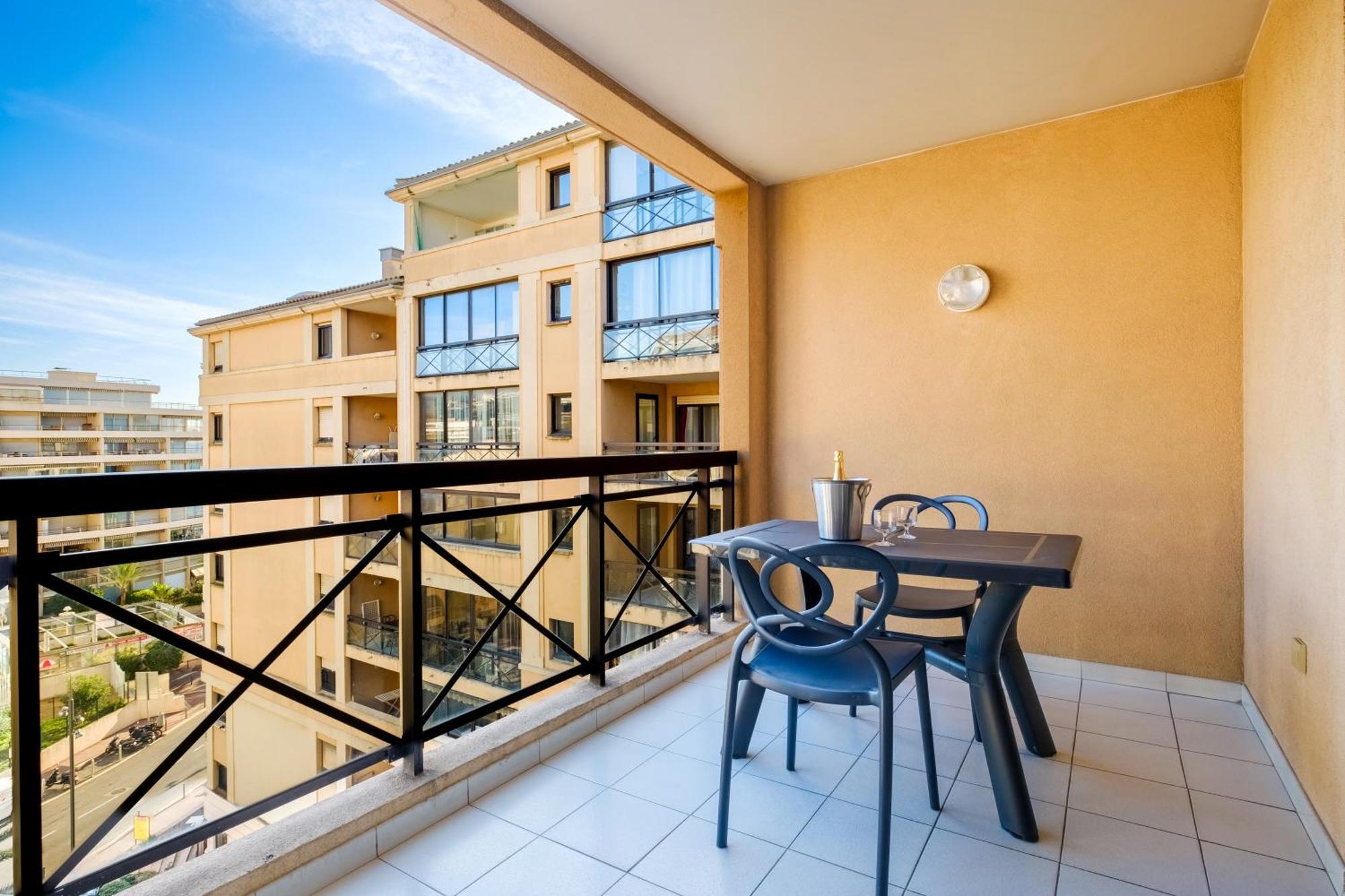 Residhotel Maupassant Aparthotel 2*