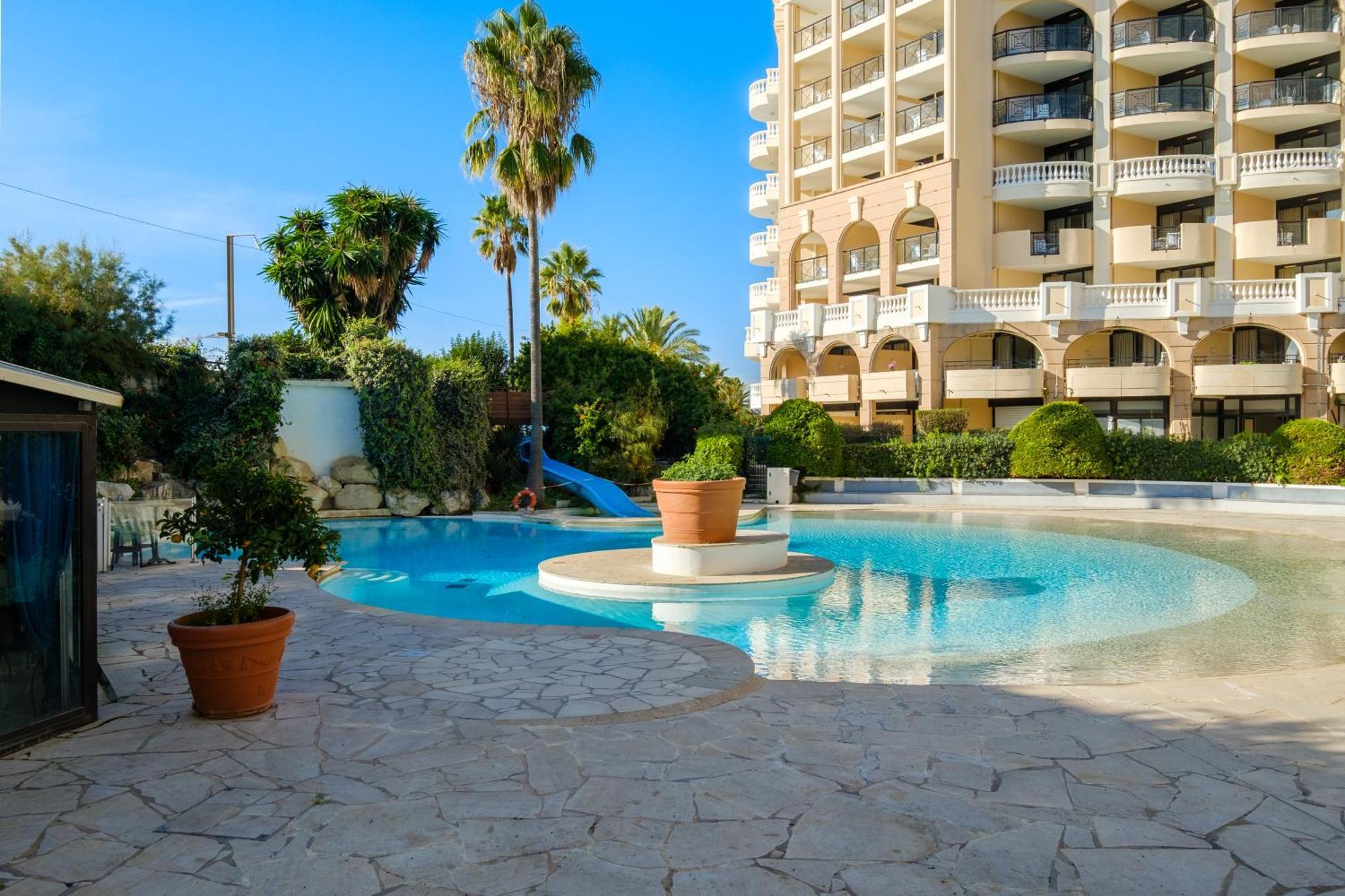 Aparthotel Residhotel Maupassant Cannes
