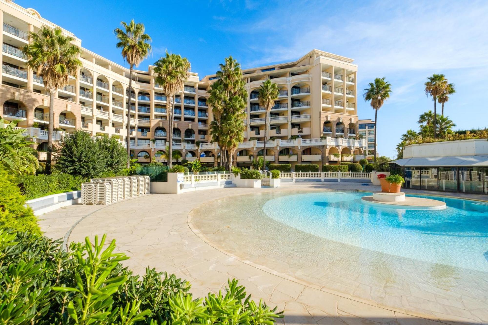 Aparthotel Residhotel Maupassant Cannes