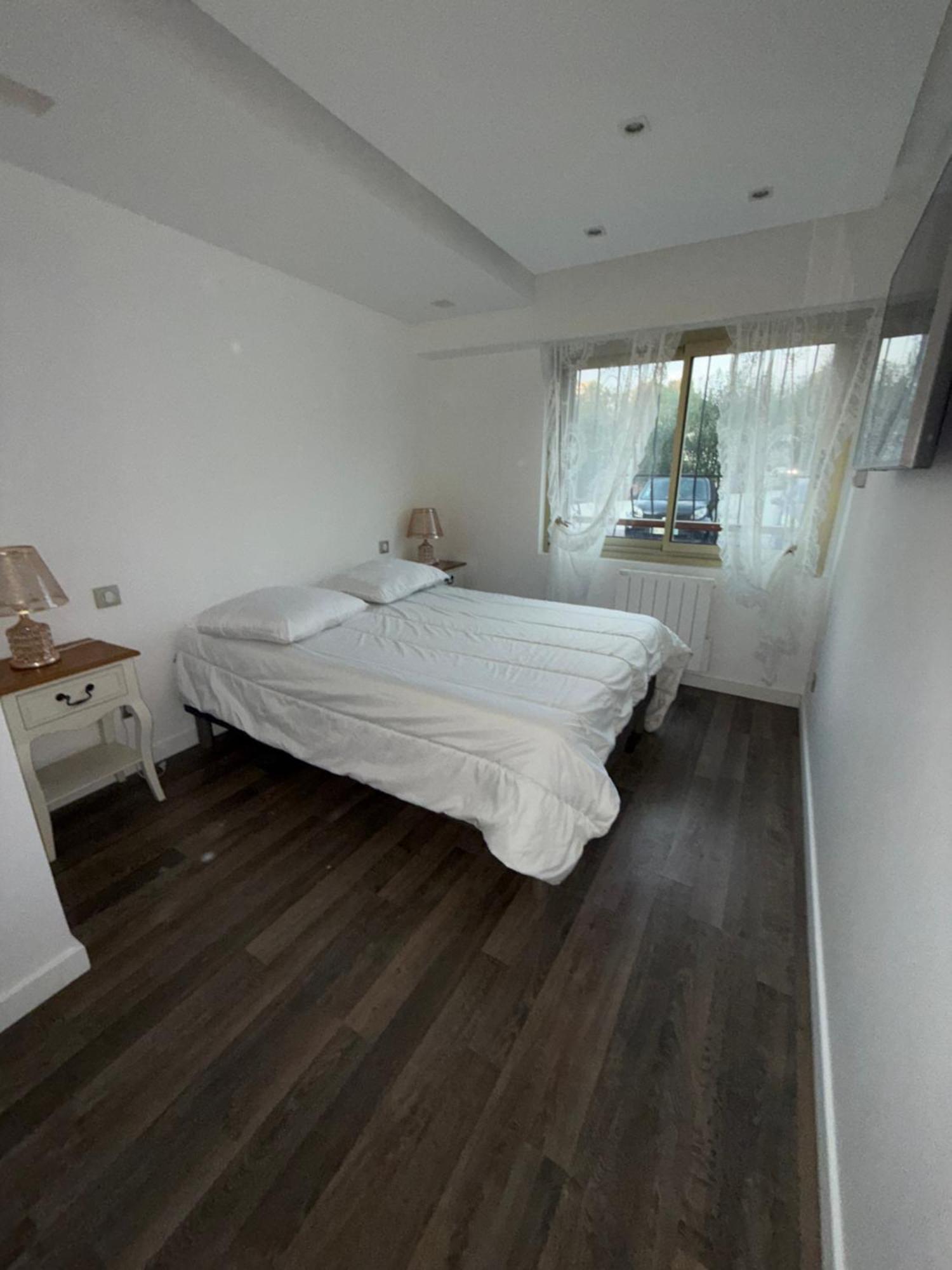 Beau 2 Pieces 55m2 10 Min A Pied Du Centre De * Cannes