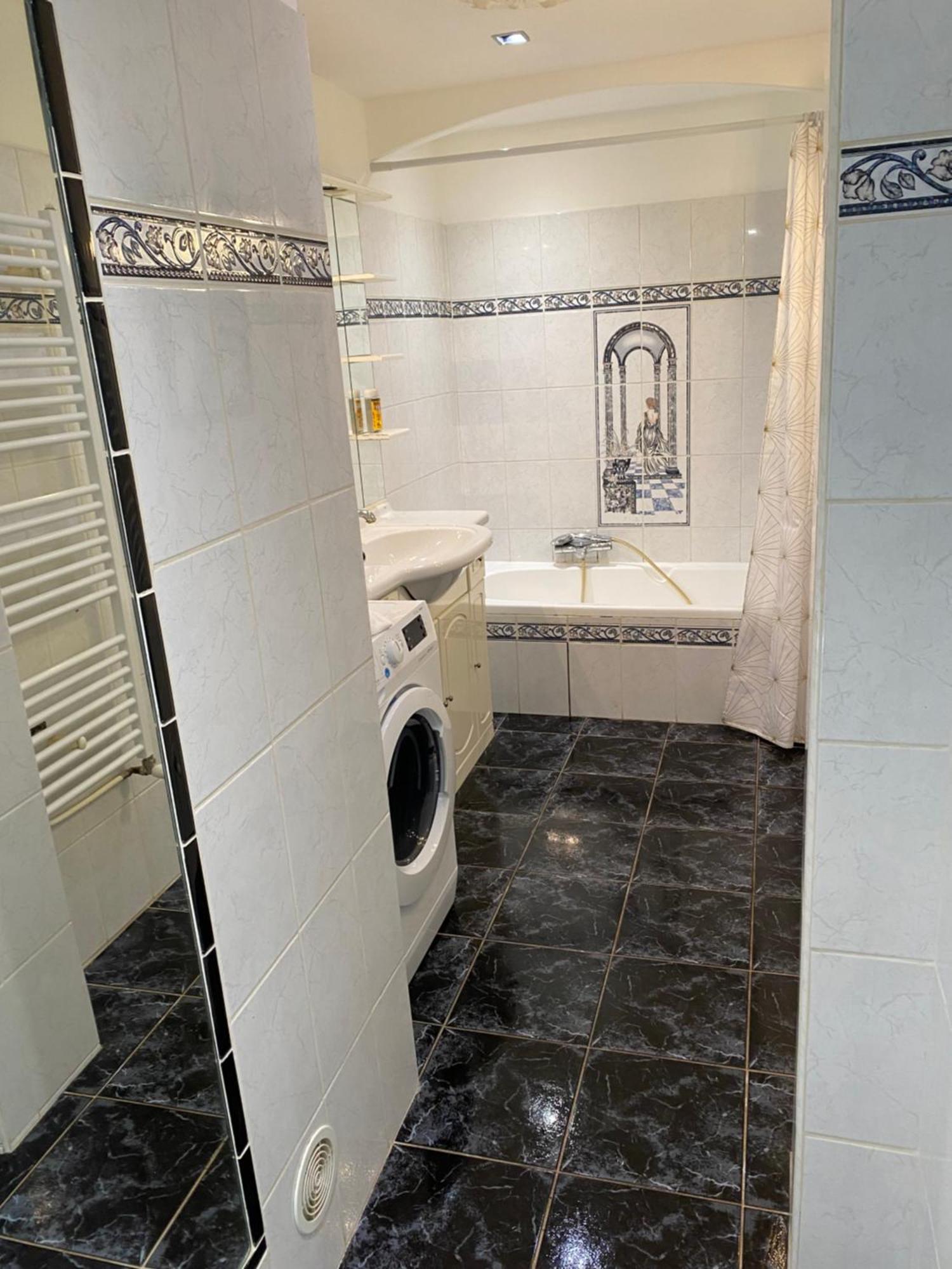 Beau 2 Pieces 55m2 10 Min A Pied Du Centre De Cannes