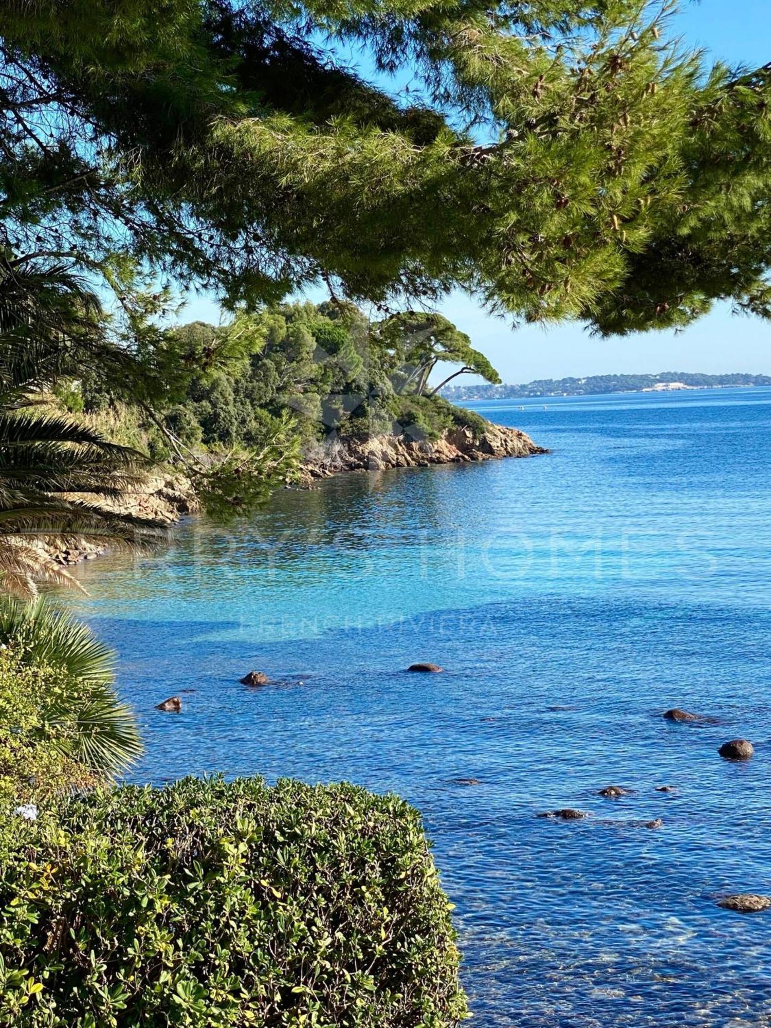 Adriana By Terry's Homes Waterfront Seaview Cannes