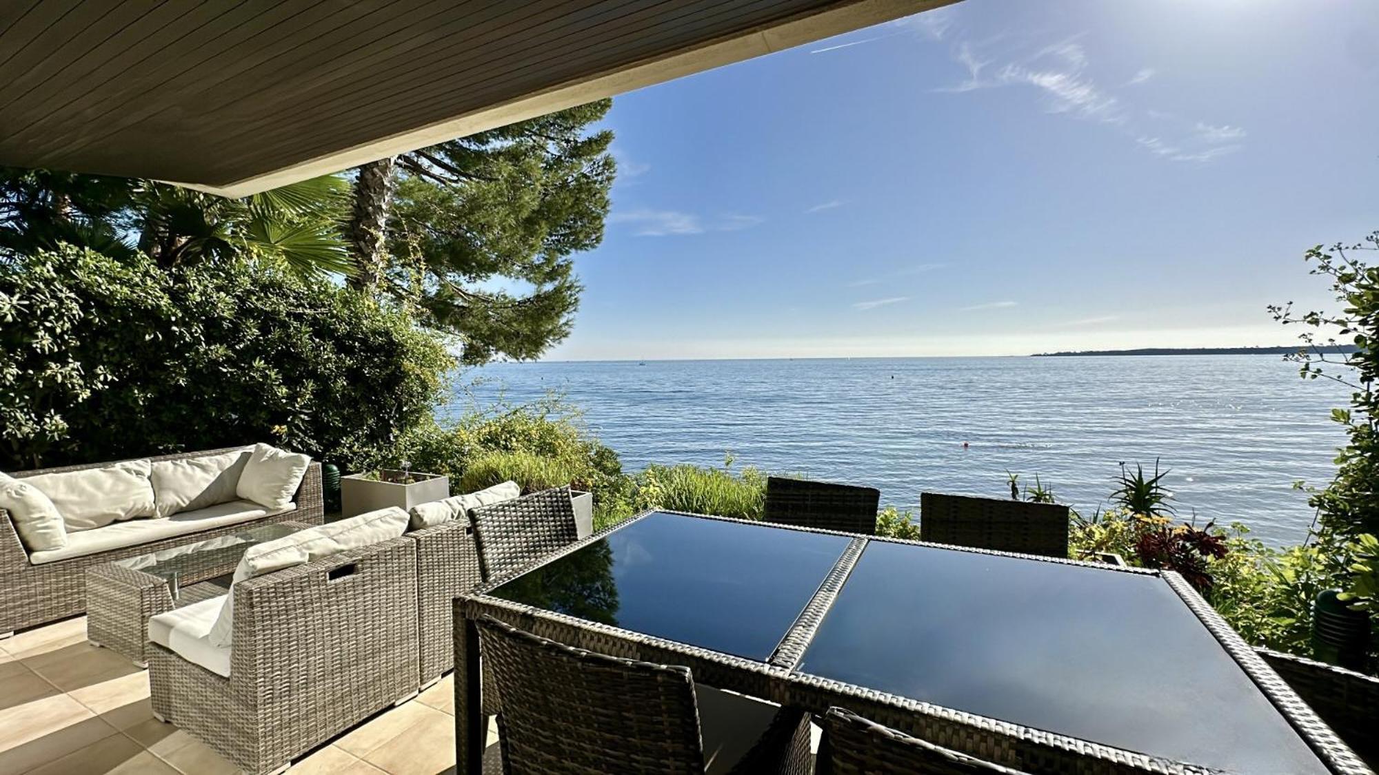 Adriana By Terry's Homes Waterfront Seaview Apartment *