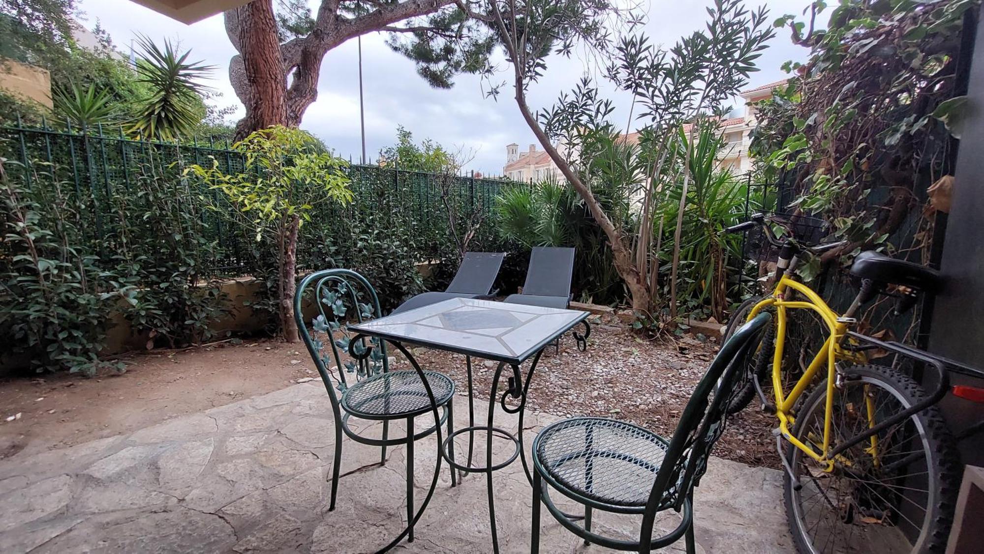 Apartment F1 Avec Jardin, Proche Du Palais Des Festivals Et Des Plages