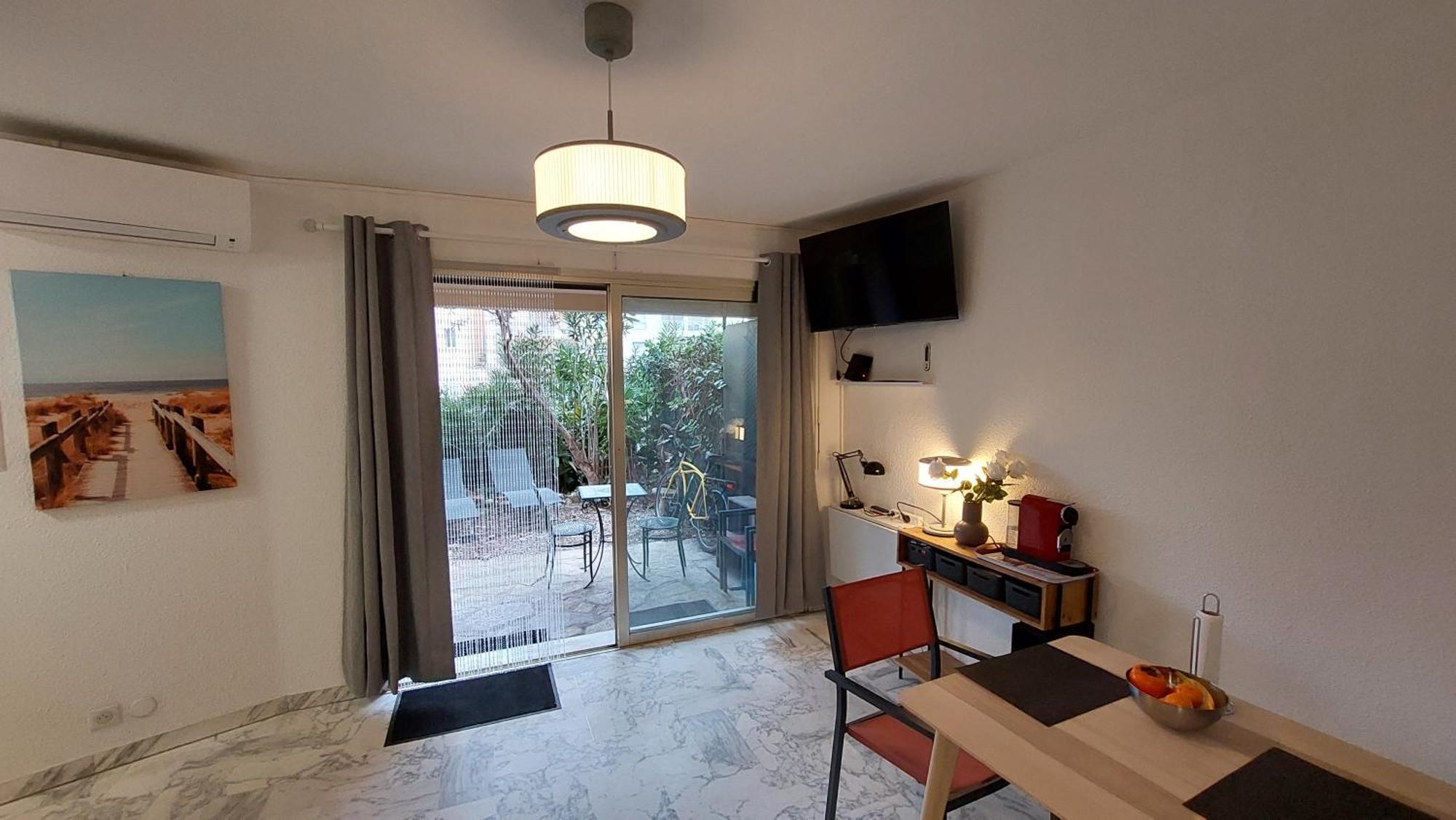 Apartment F1 Avec Jardin, Proche Du Palais Des Festivals Et Des Plages Cannes
