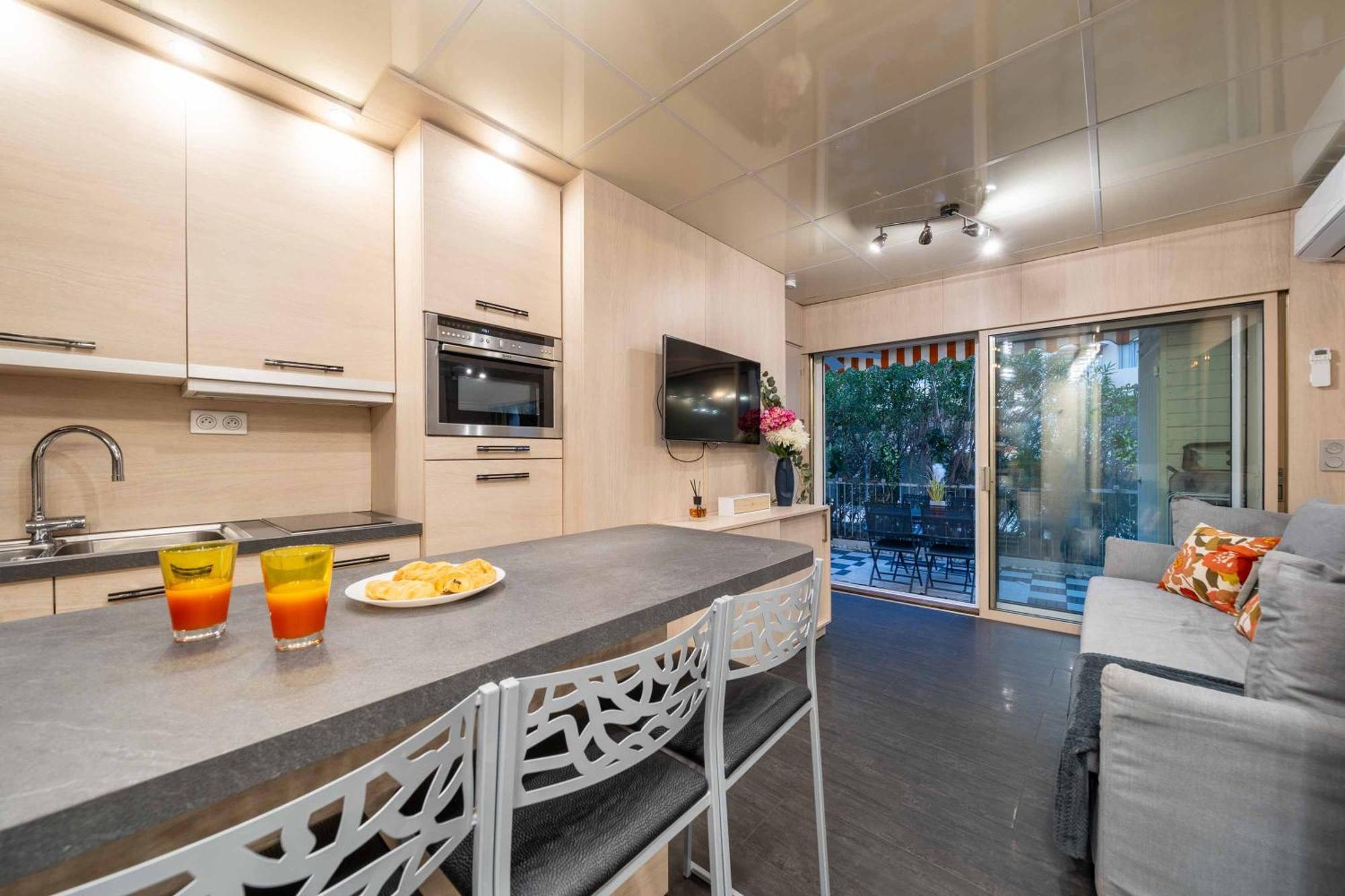 Apartment Ciel D Azur Avec Terrasse En Plein Centre Pres De La Croisette Cannes