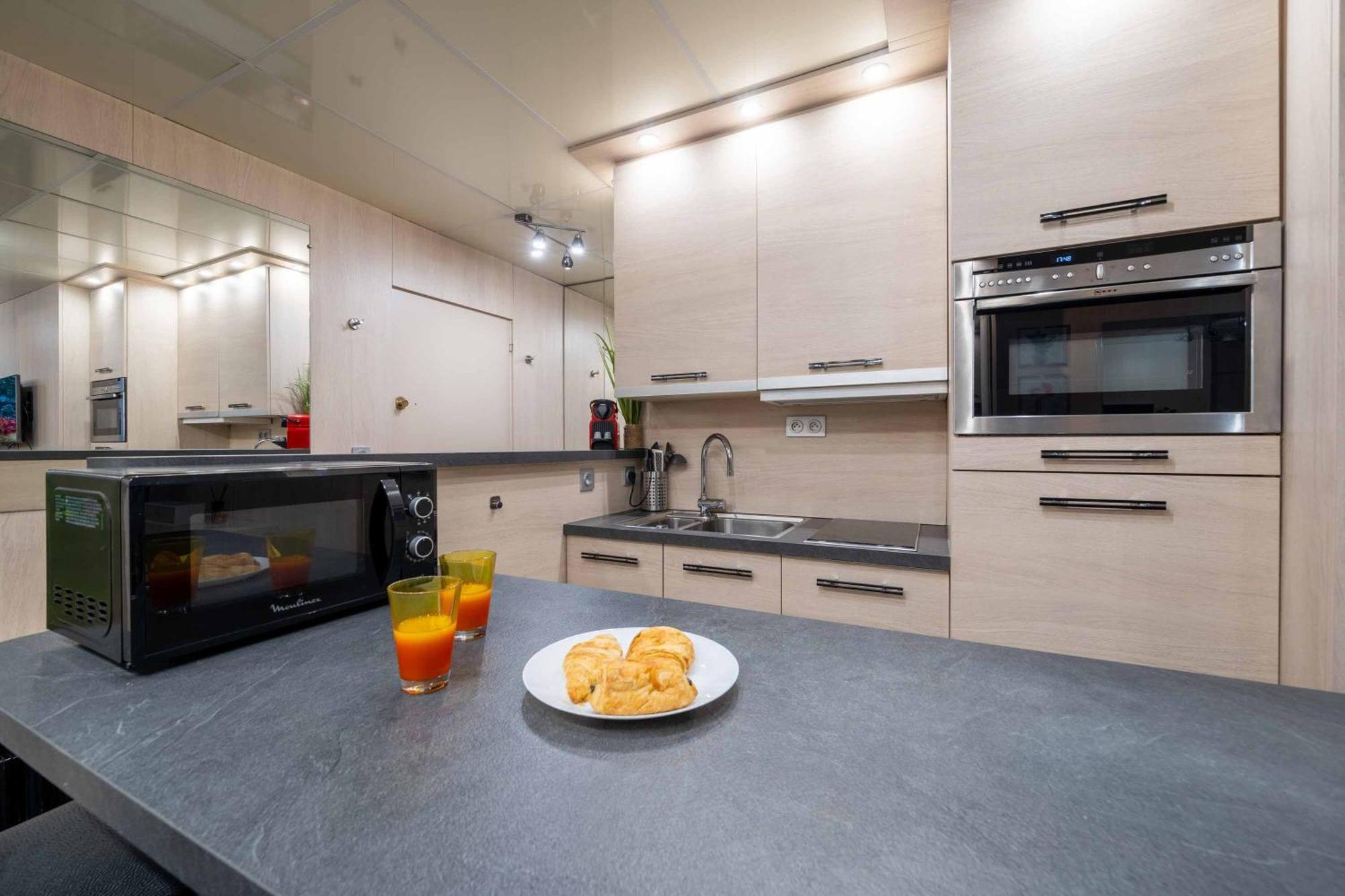 Apartment Ciel D Azur Avec Terrasse En Plein Centre Pres De La Croisette