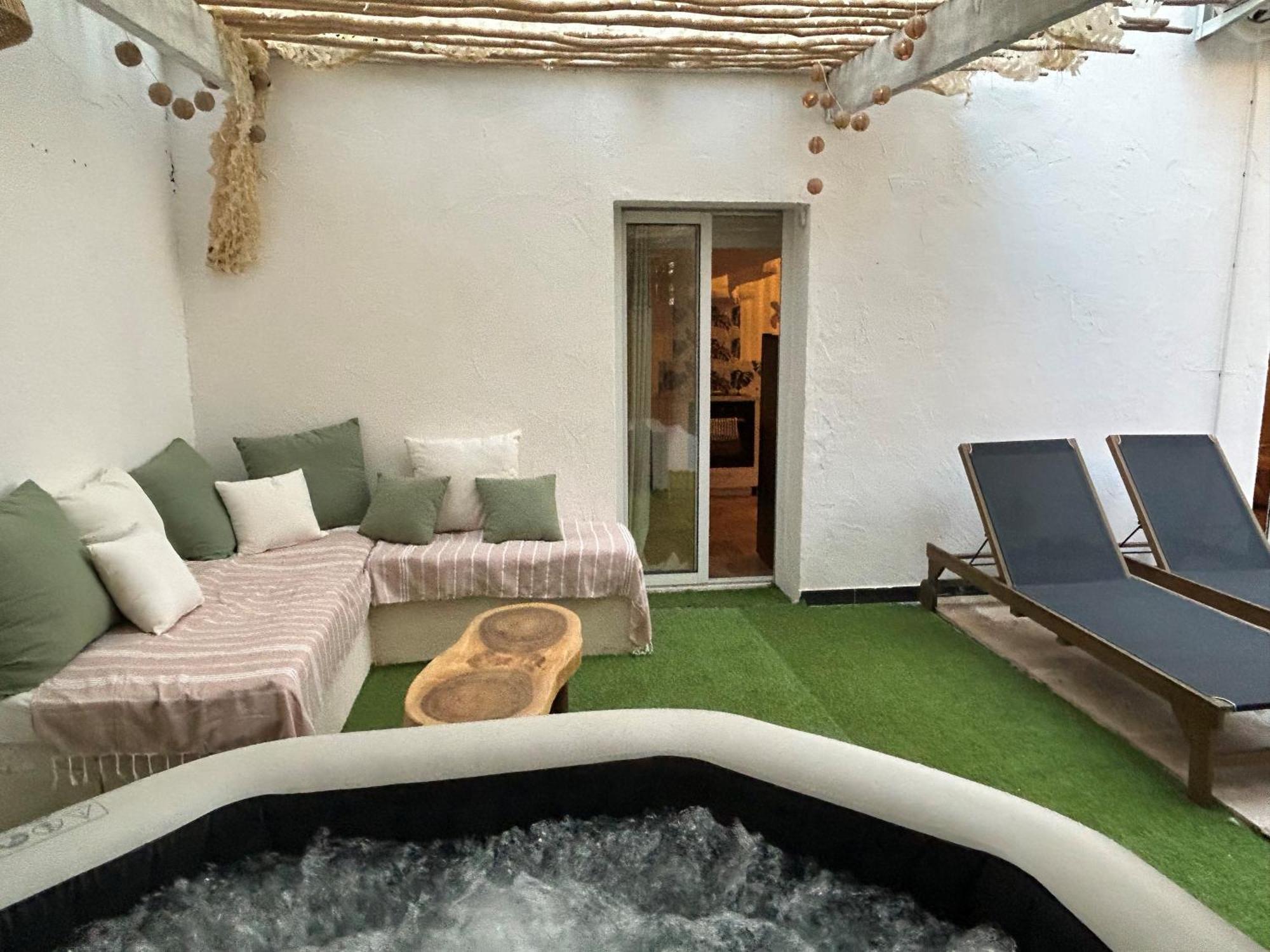 Apartment Coeur Cannois Avec Terrasse, Clim Et Jacuzzi *