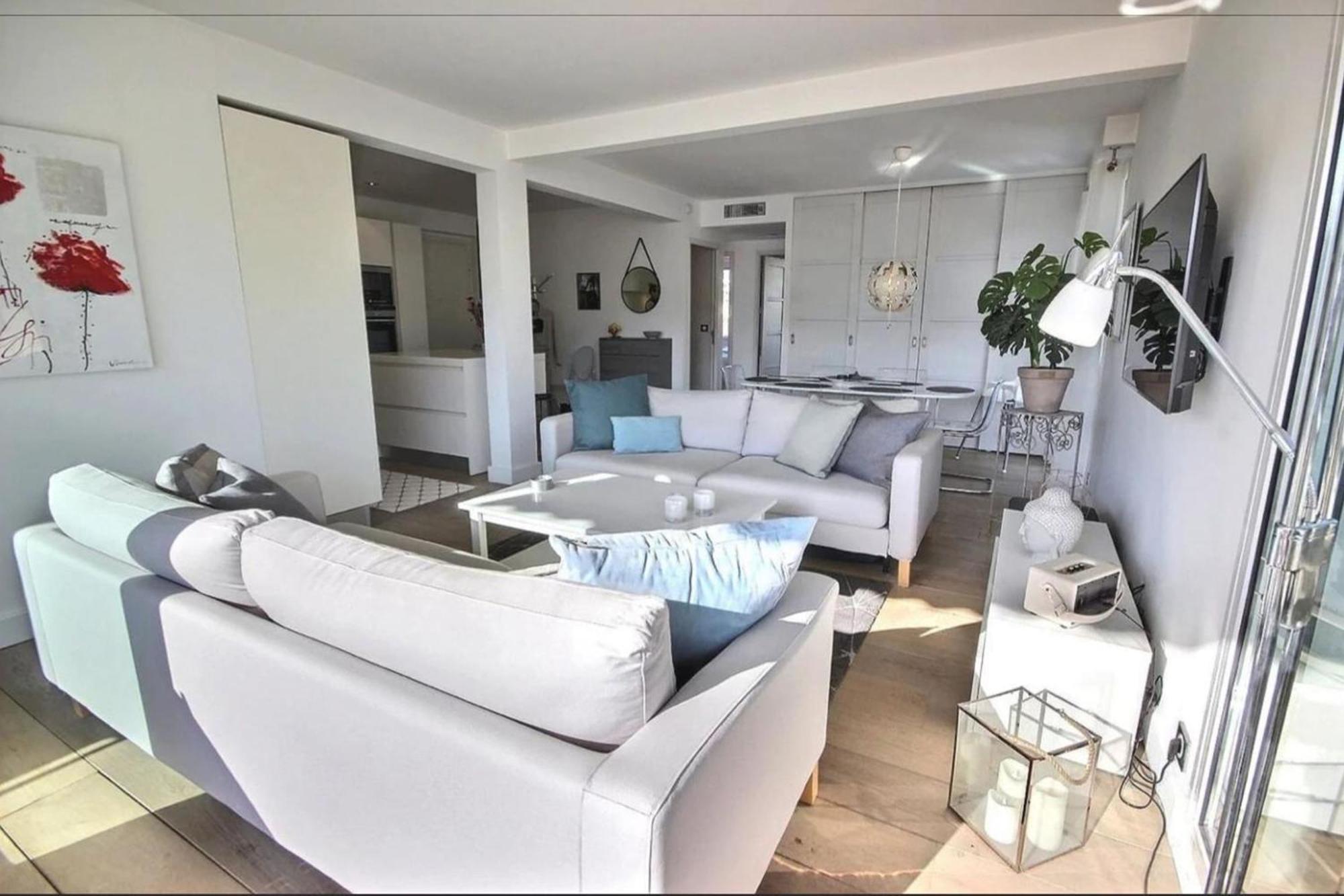 Beautiful T3 With Spacious Balcony Apartment Cannes