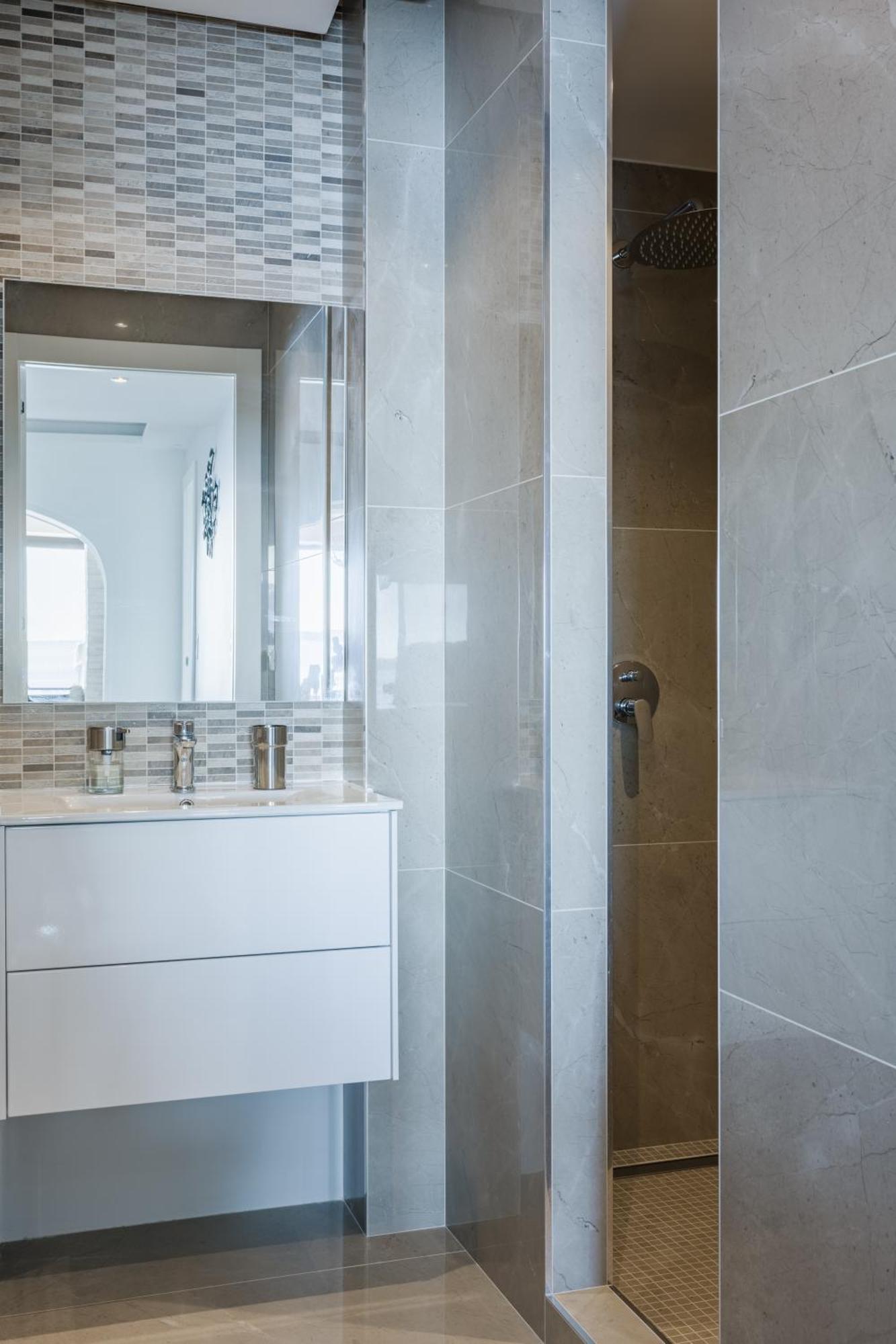 Apartment Adriana By Terry's Homes Waterfront Seaview *