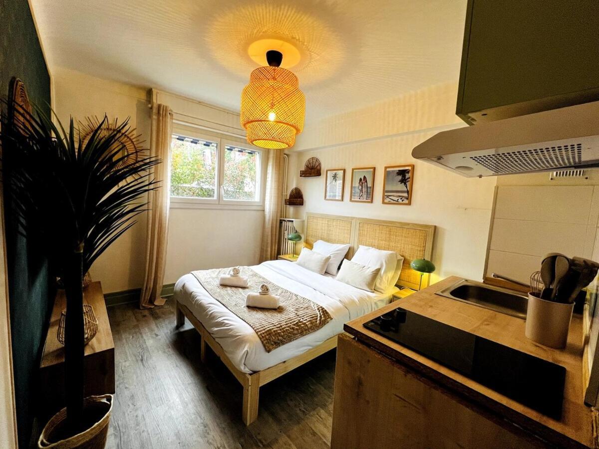 Golden Apartment *