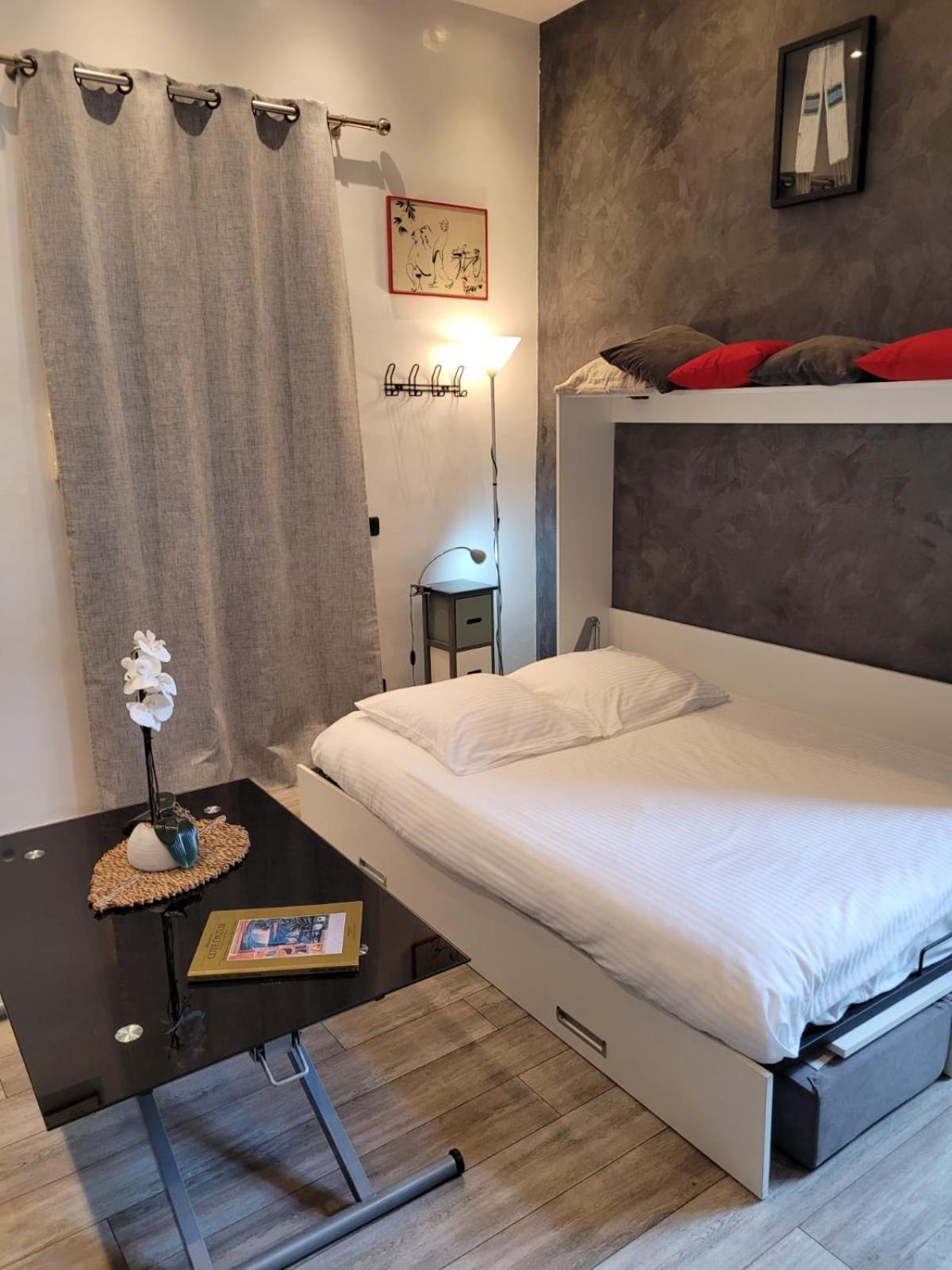 Gustave, Confort Avec Balcon Centre Apartment *