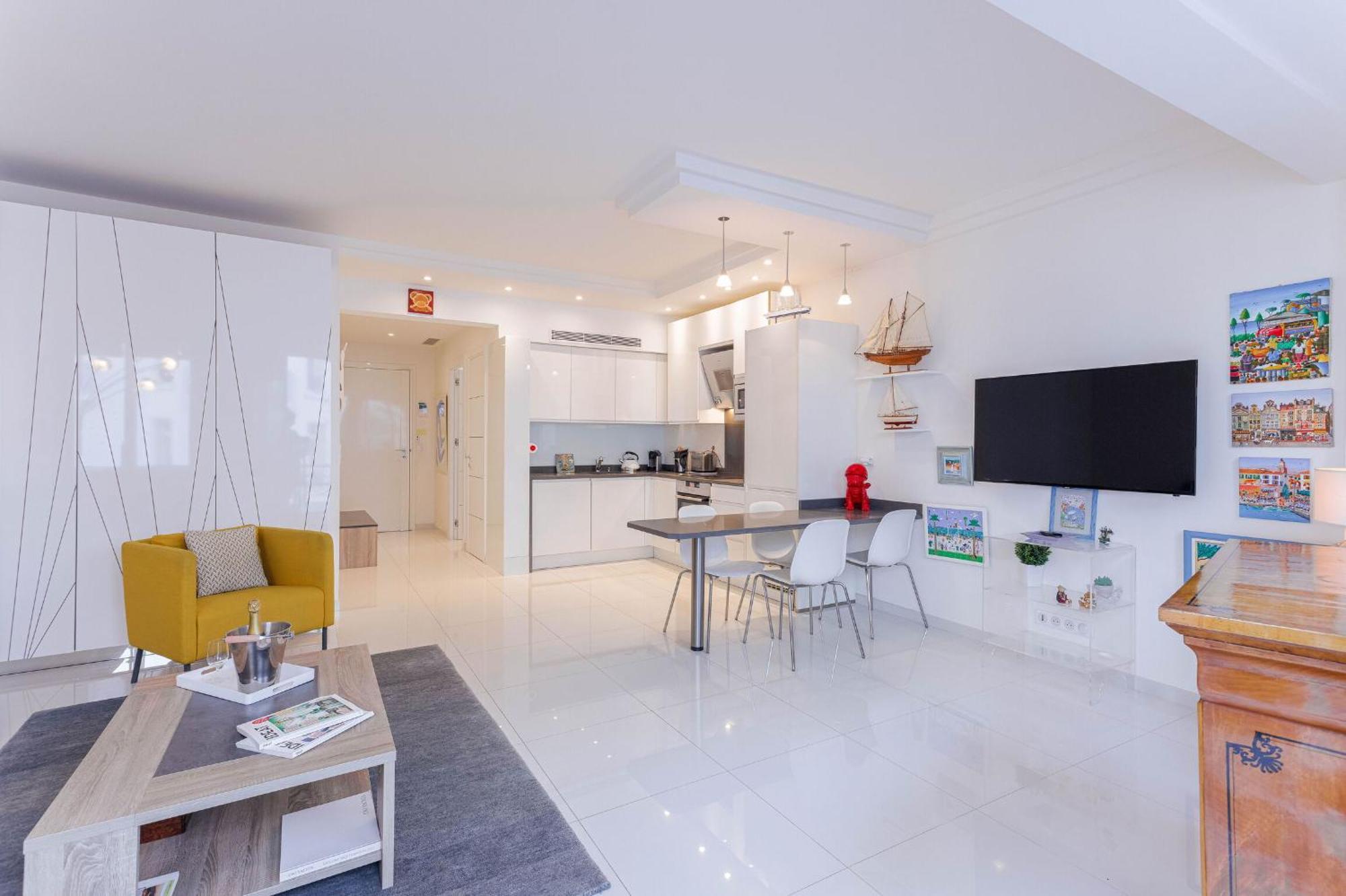Palais Des Iles 2 By Halldis *