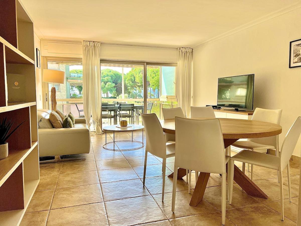 Luxurious 2-bedroom Pointe Croisette, Sea View, Private Parking