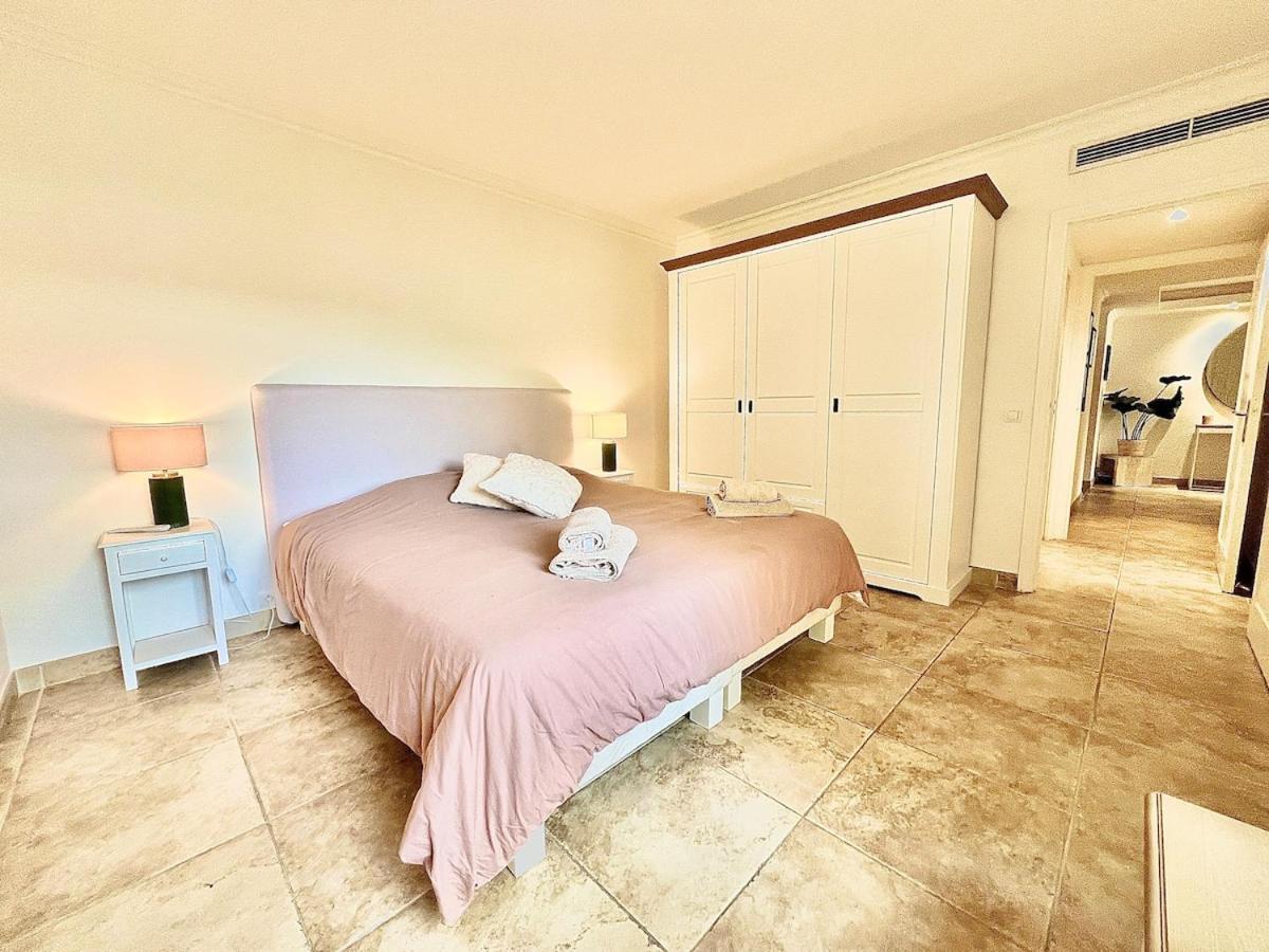 Apartment Luxurious 2-bedroom Pointe Croisette, Sea View, Private Parking Cannes