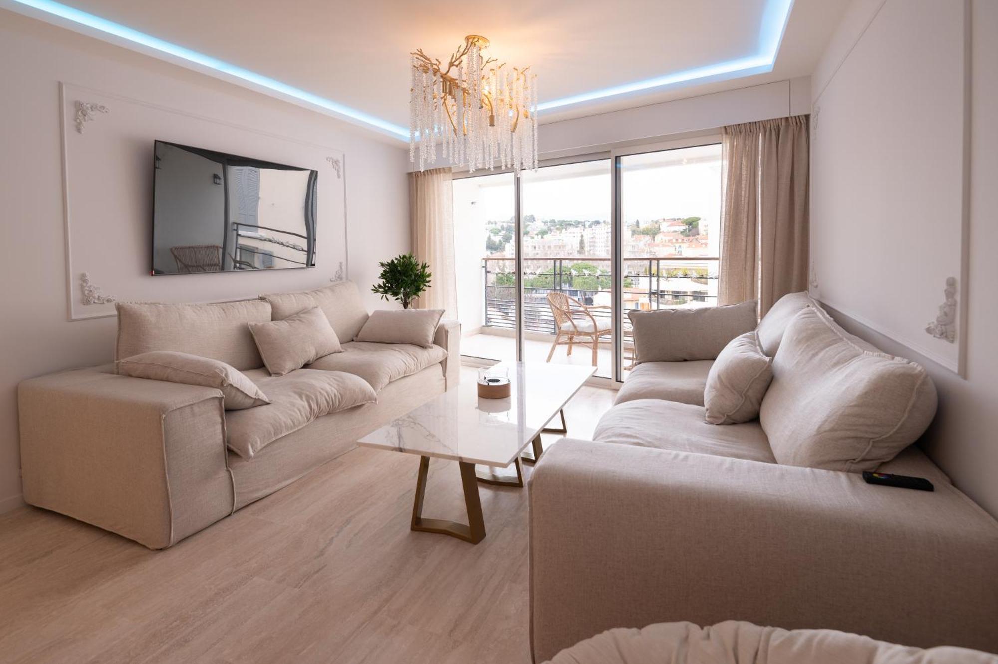 Apartment 2-bedroom Luxurious With Balcony And Parking Cannes
