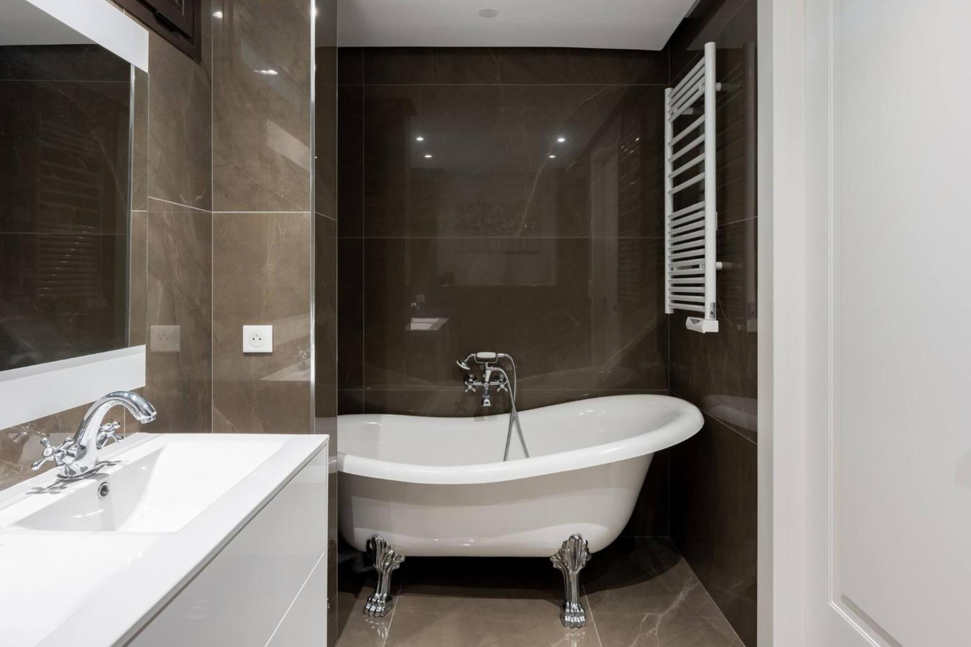 Adriana By Terry's Homes Waterfront Seaview Apartment Cannes