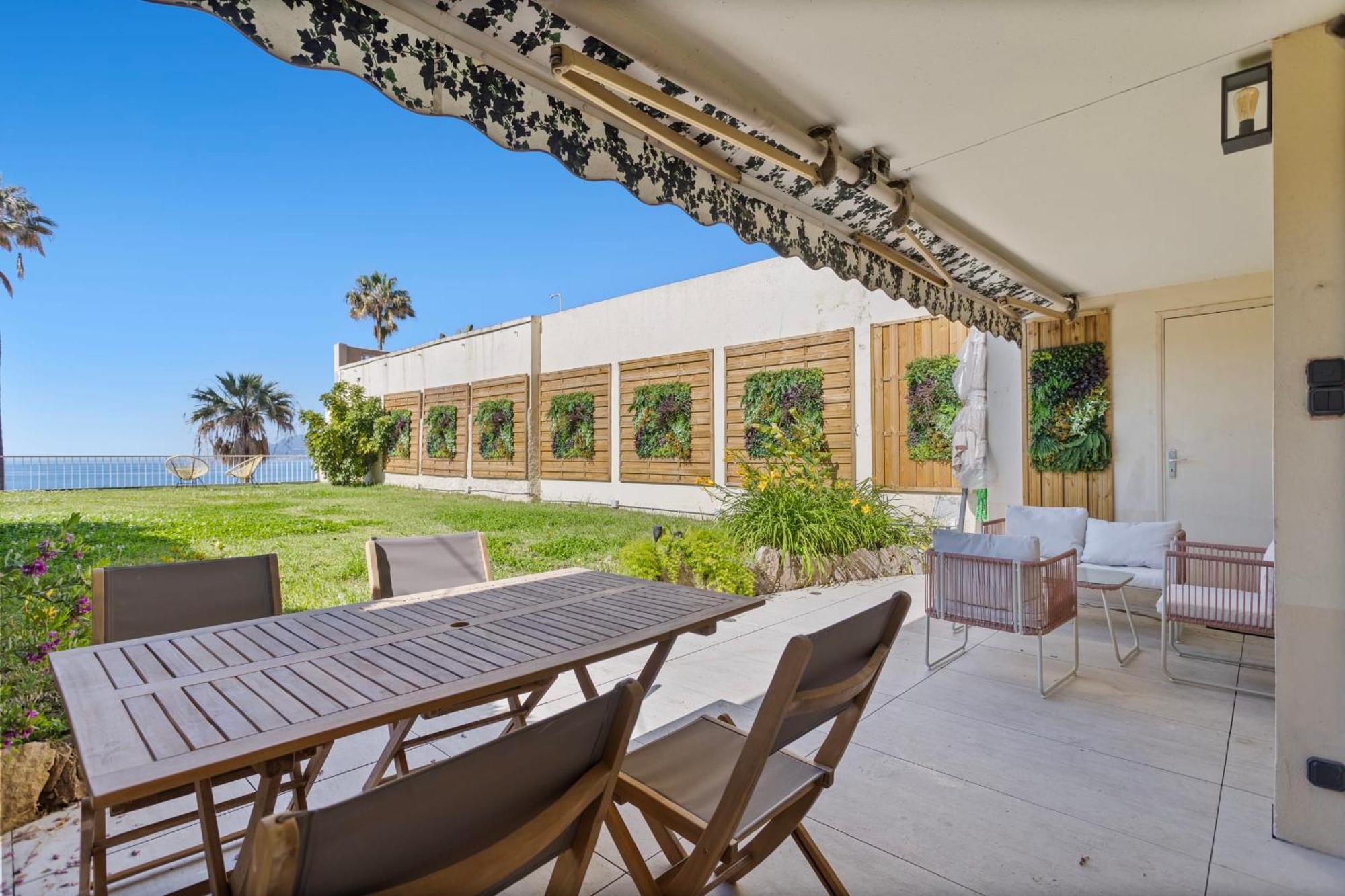 Ref 2004 - - Sea View For Rent *