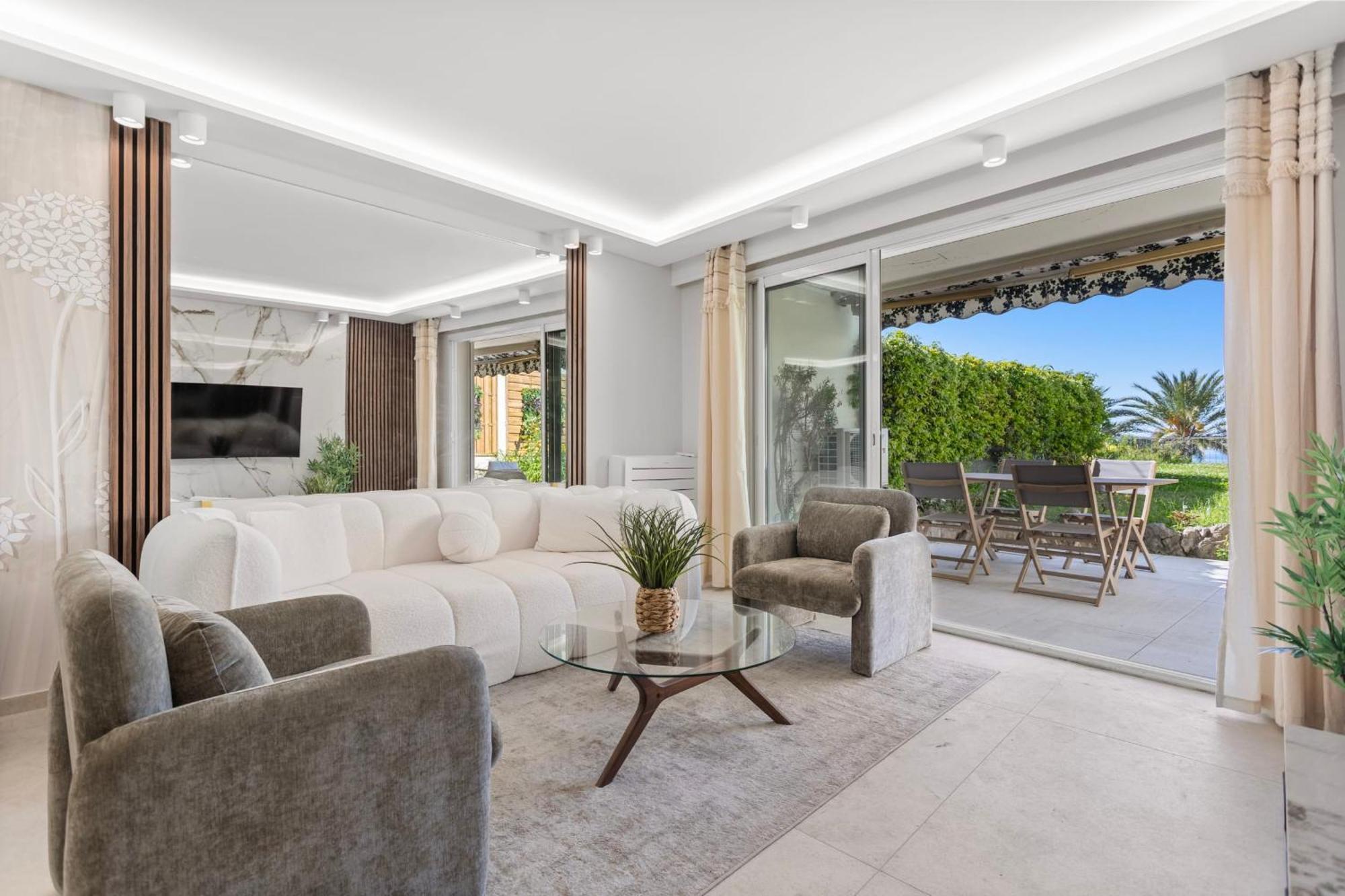 Ref 2004 - - Sea View For Rent Cannes