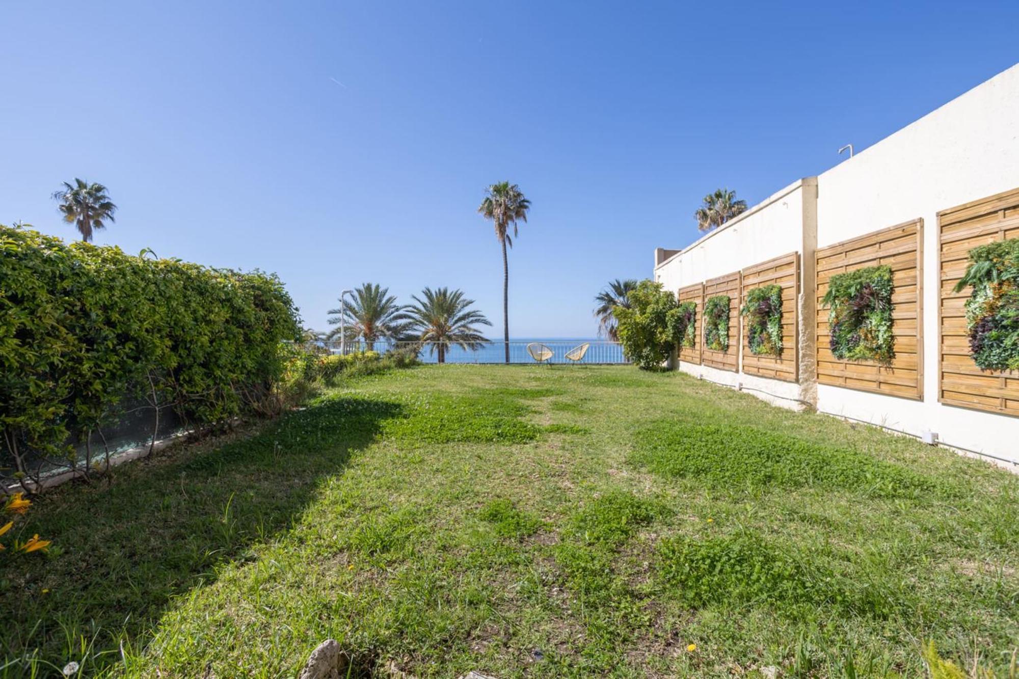 Apartment Ref 2004 - - Sea View For Rent