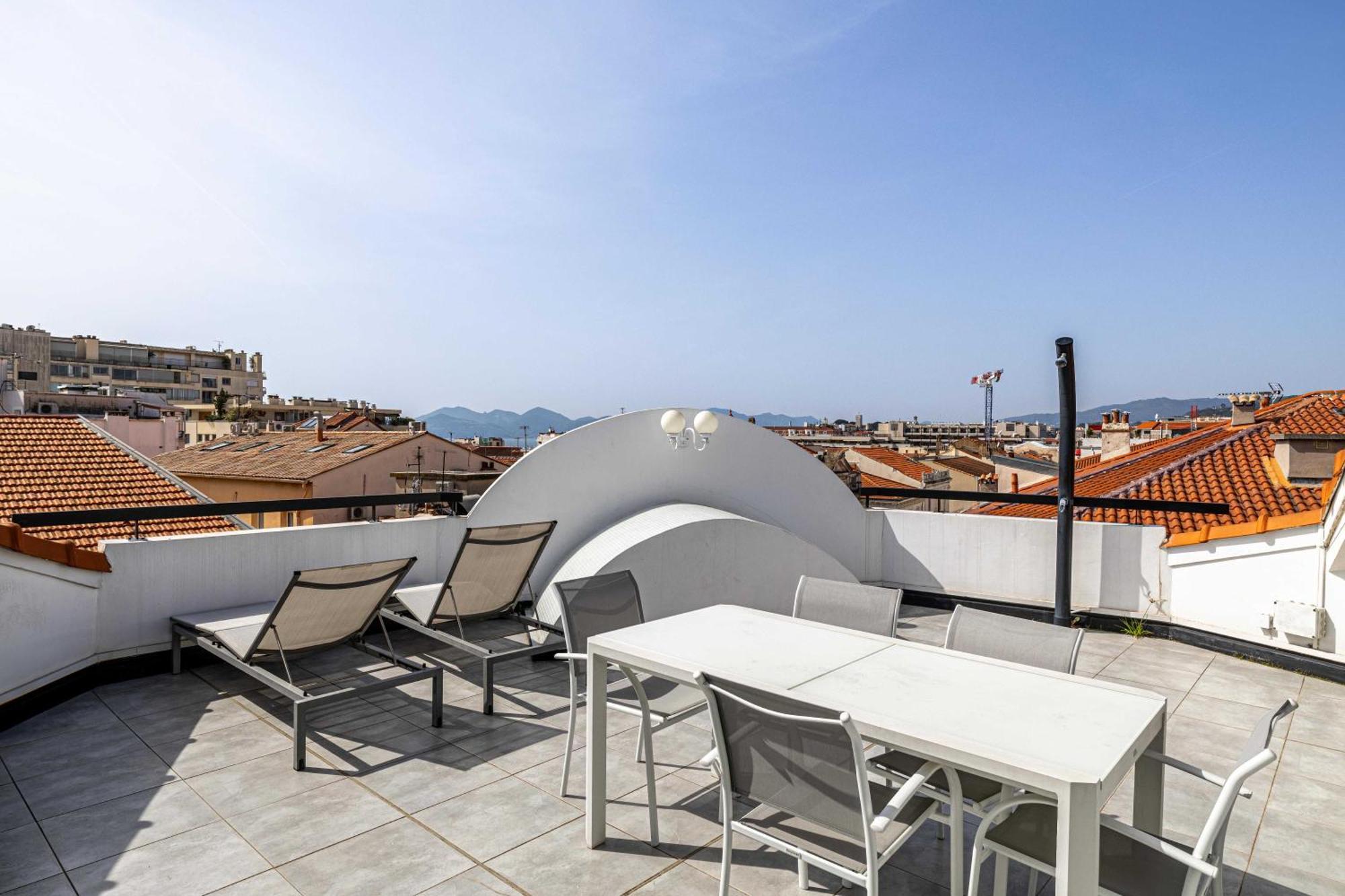 Apartment Luxury Penthouse 120 M2 In The Heart Of *