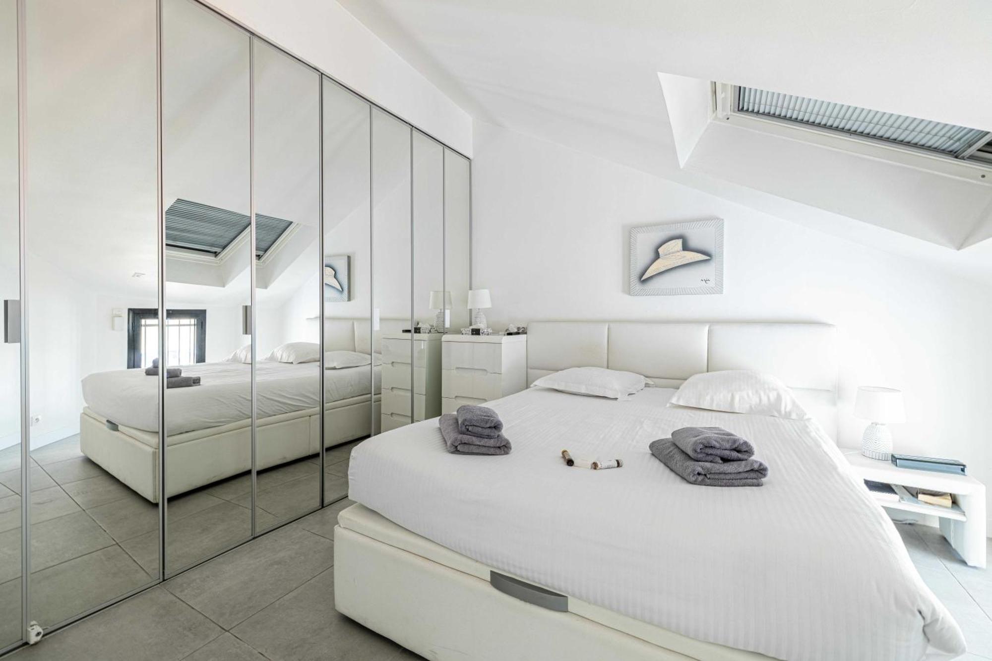Apartment Luxury Penthouse 120 M2 In The Heart Of