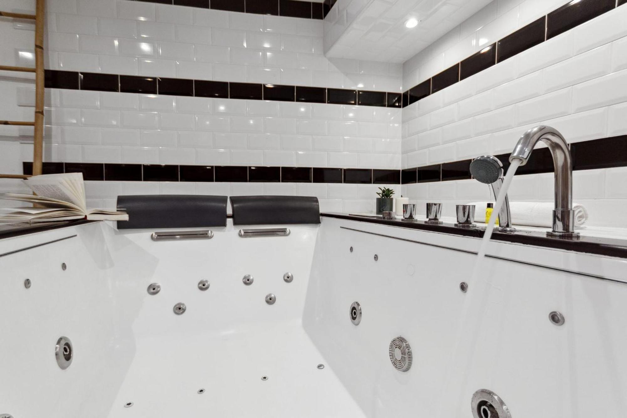 Apartment La Confidentielle - Balneo - Sauna - Hypercentre - Ac