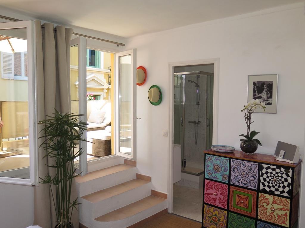 Apartment A 100 Metres Du Palais Et Des Plages