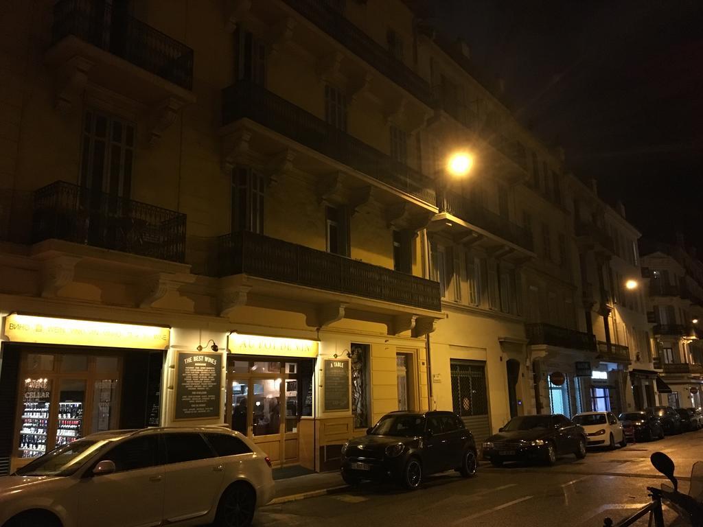 Sissi A La Croisette *