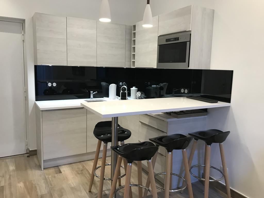Appartement 2 Pieces Rue Hoche *