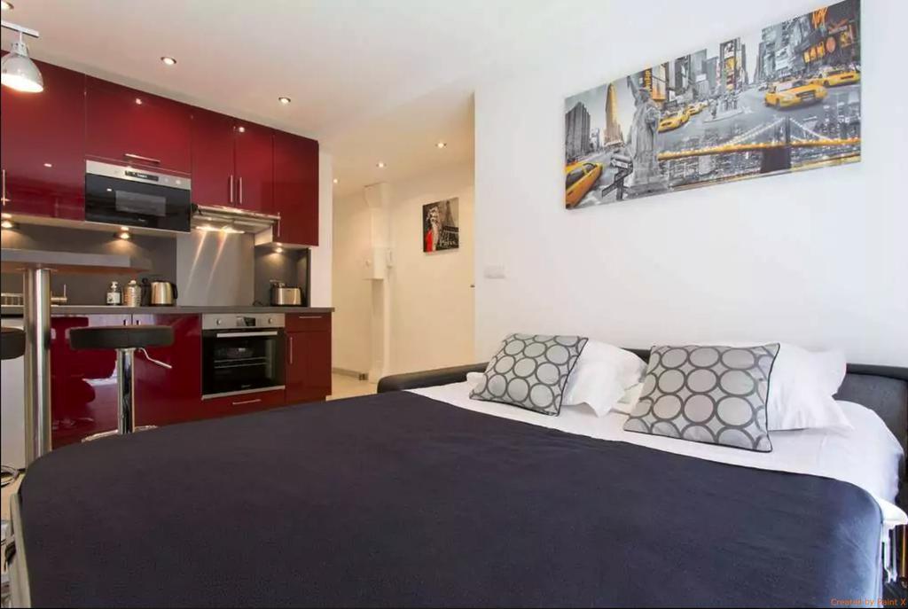 Close Palais - Calm - Brand New Cannes