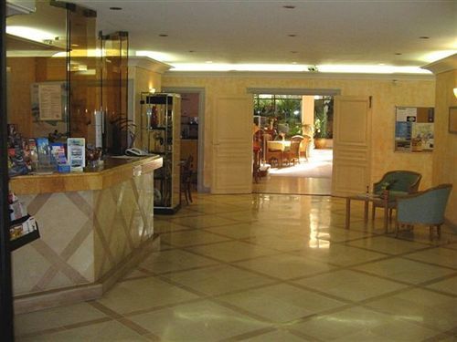 Residhotel Maupassant Aparthotel 2*