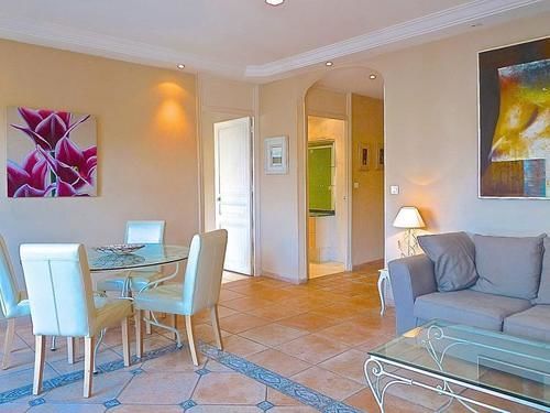 Lovely 2 Bed 2 Bath In On Rue Antibea Easy Walk To The Palais 224 Apartamento