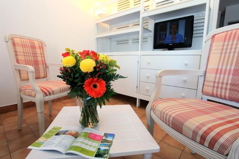 Inter-hotel Les Agapanthes De L'esterel Aparthotel 3*