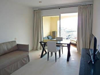 Palais View *