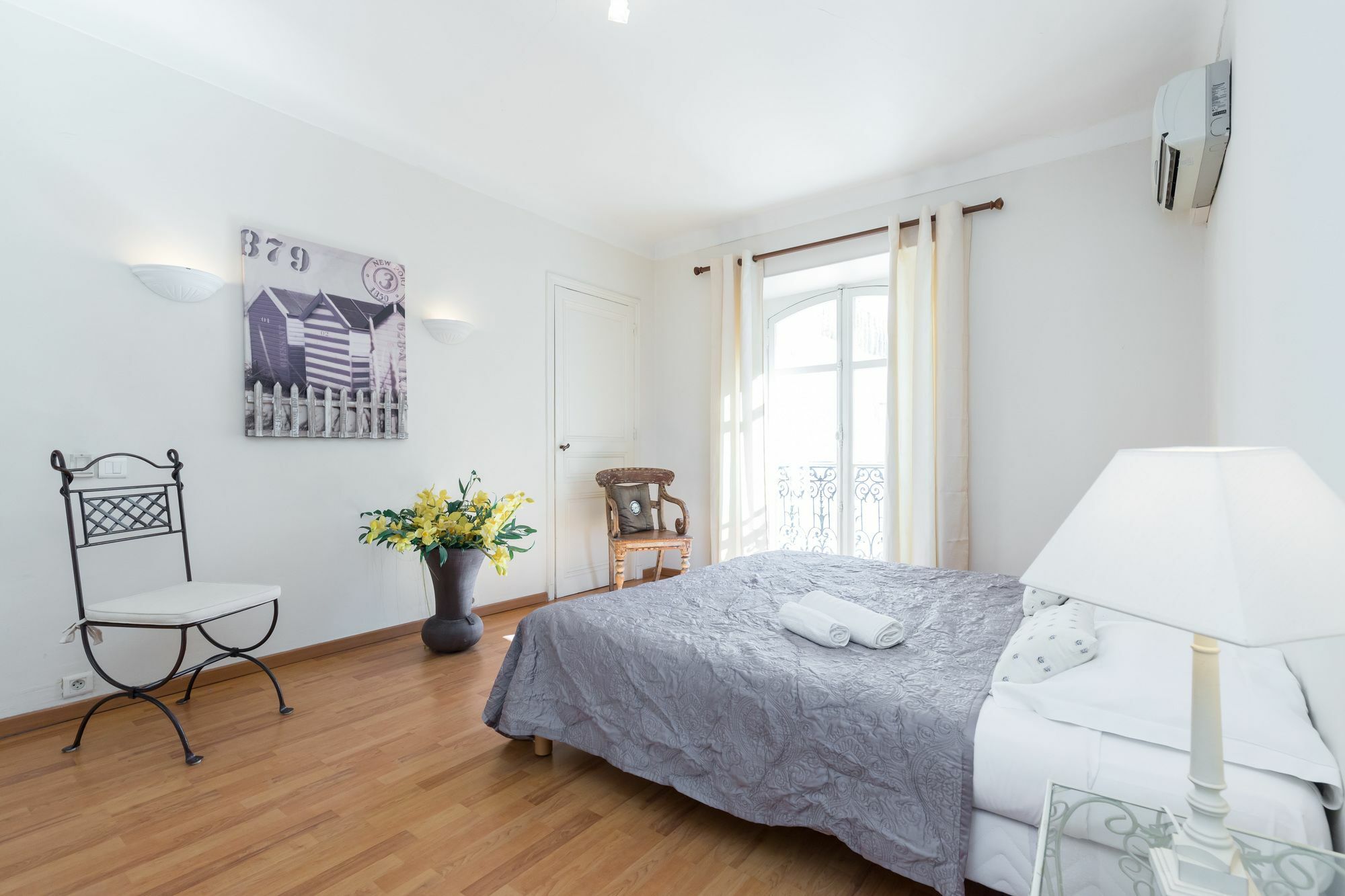 Lovely 2 Bed 2 Bath In On Rue Antibea Easy Walk To The Palais 224 Apartamento