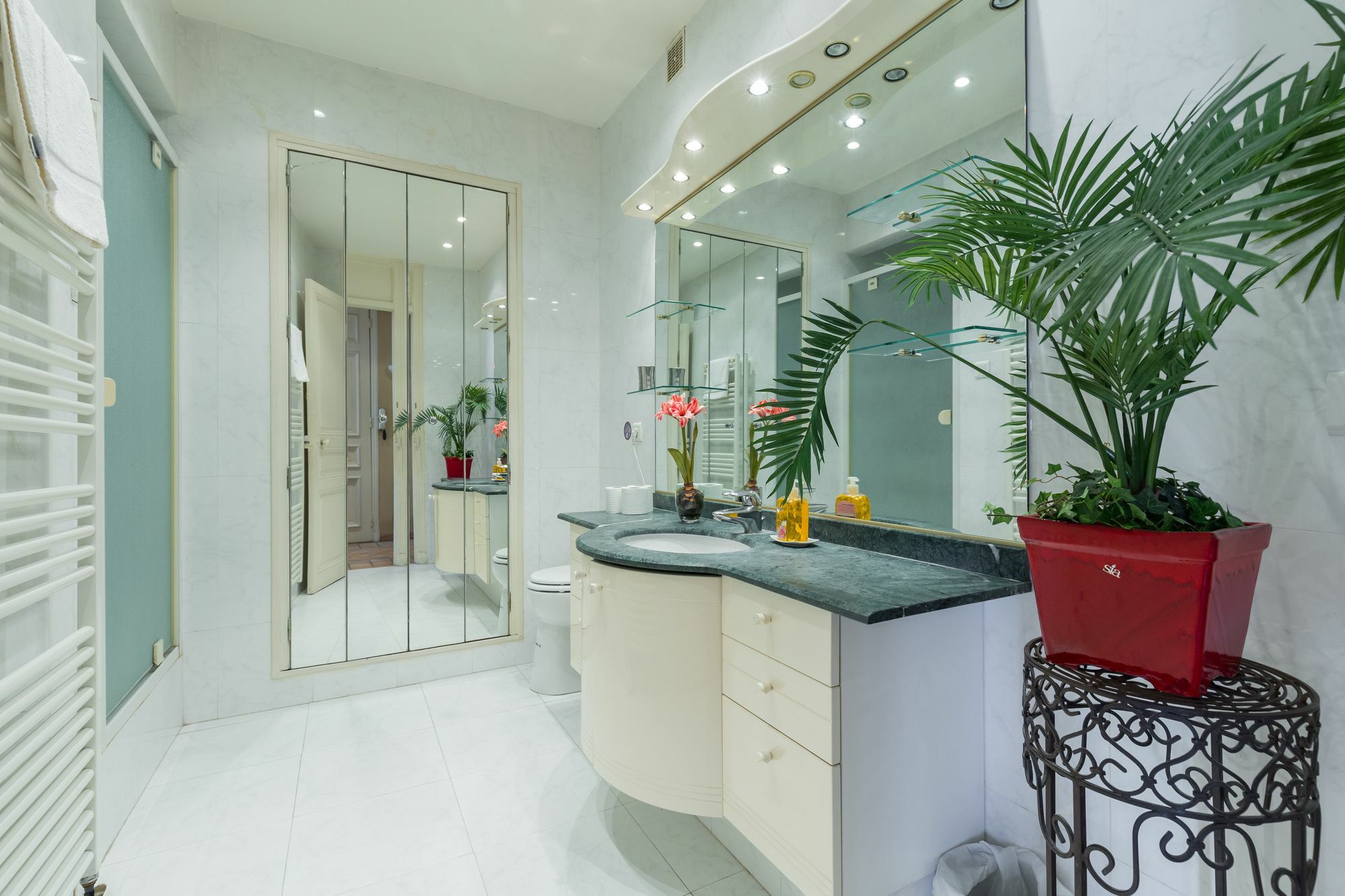 Lovely 2 Bed 2 Bath In On Rue Antibea Easy Walk To The Palais 224 Apartamento